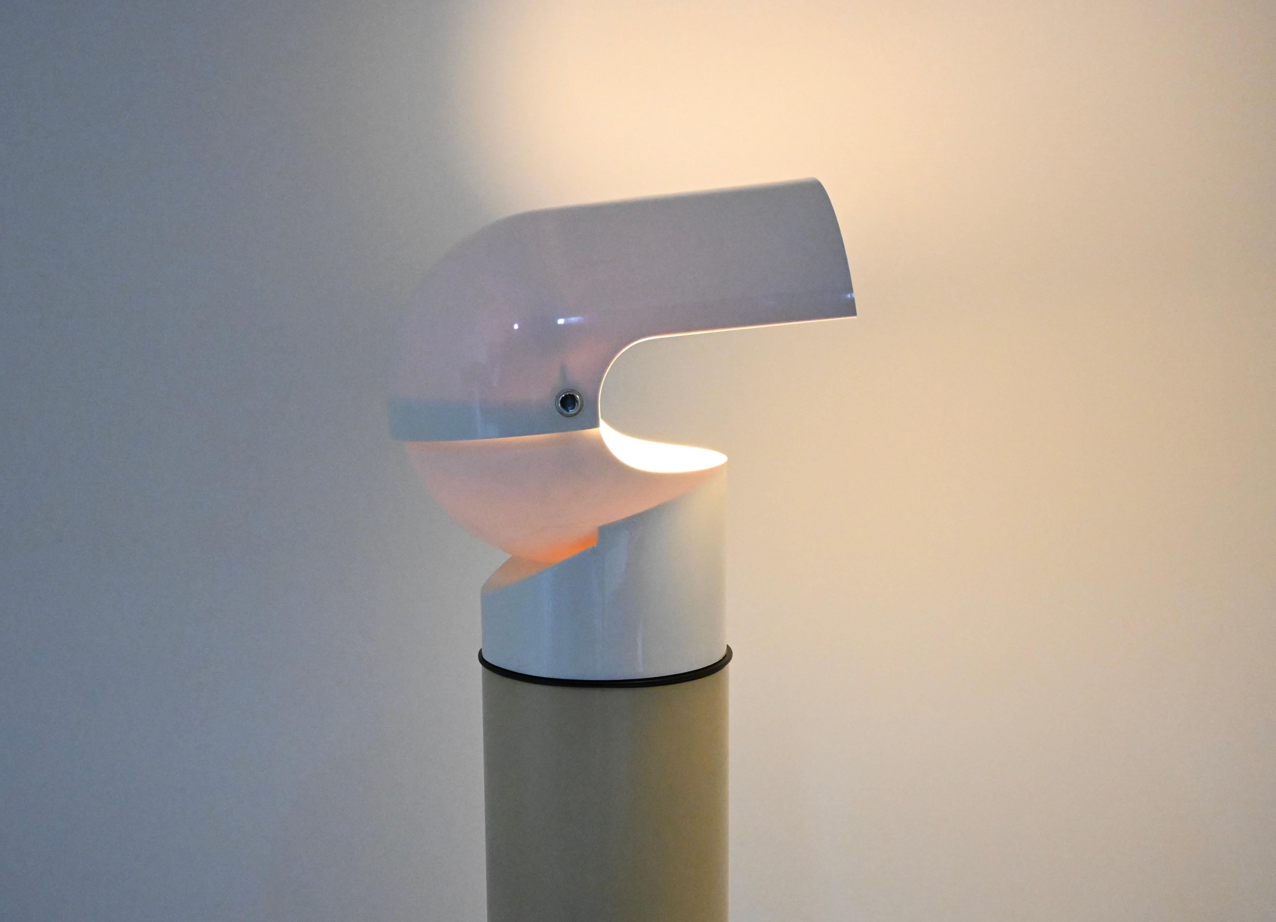 Lampada da terra Mezzo Pileo di Gae Aulenti per Artemide, anni '70 in vendita 6