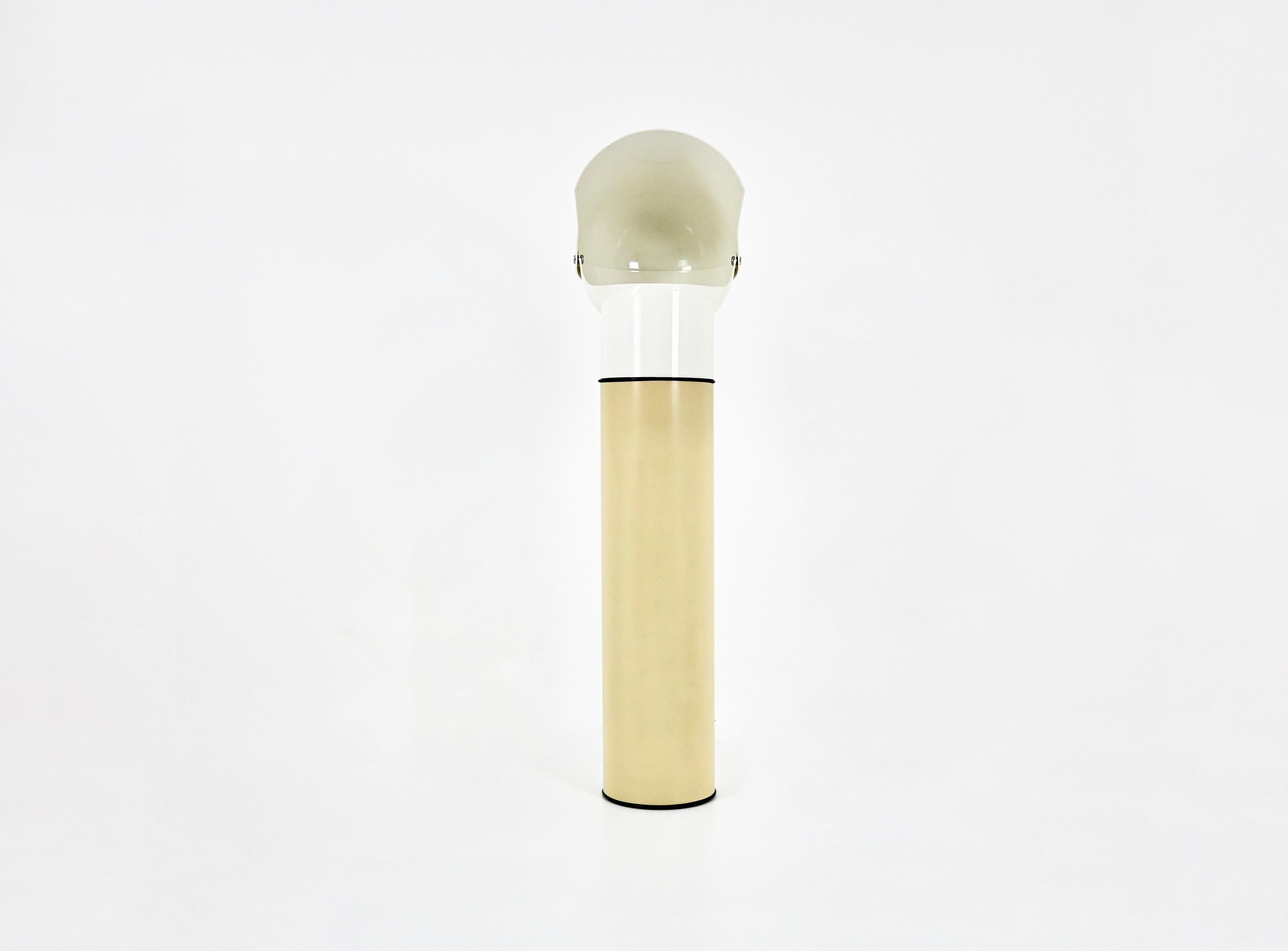 Italiano Lampada da terra Mezzo Pileo di Gae Aulenti per Artemide, anni '70 in vendita