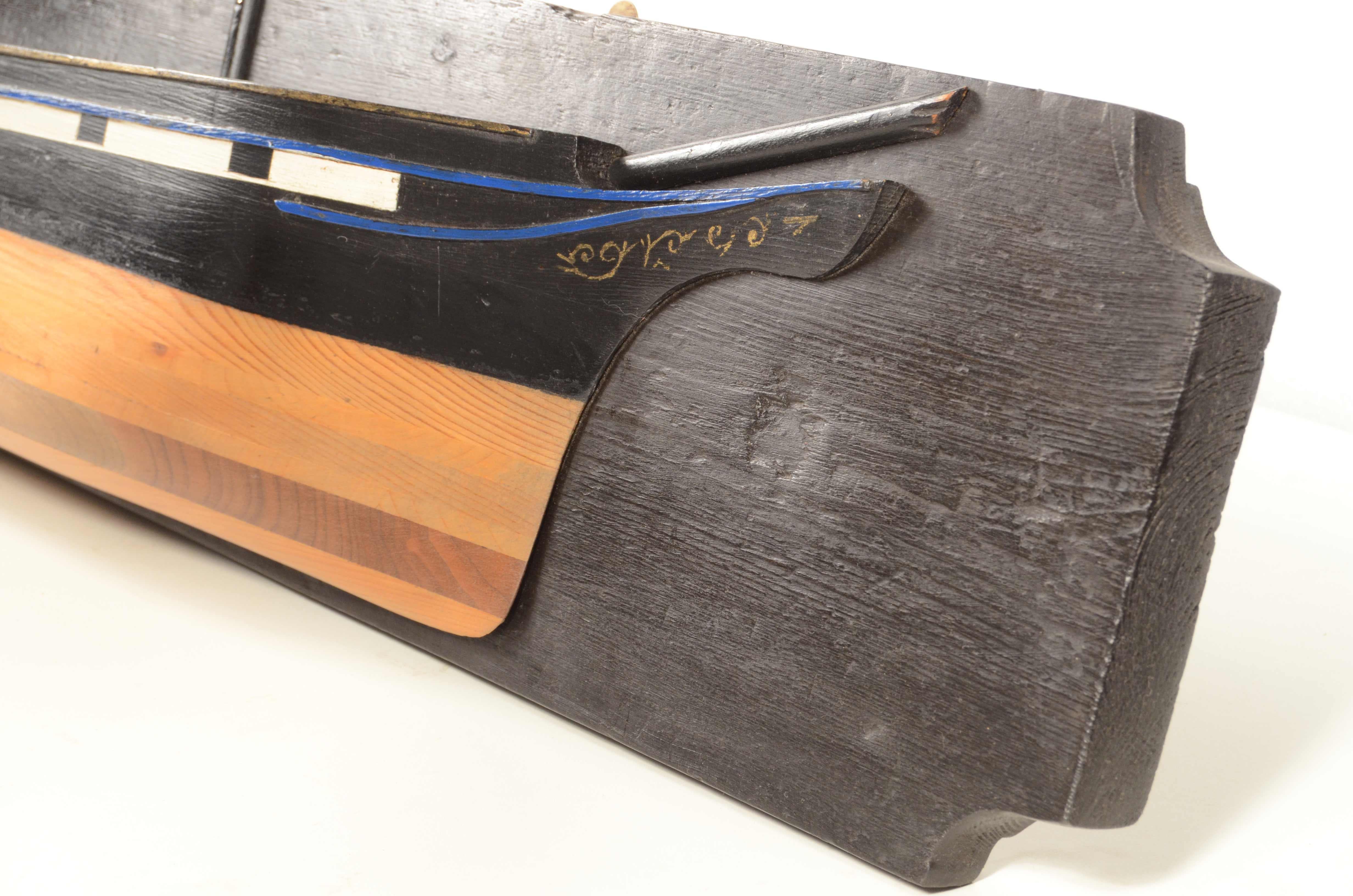 Demi-coque d'un brick français du XIXe siècle en bois de pin et d'acajou en vente 2