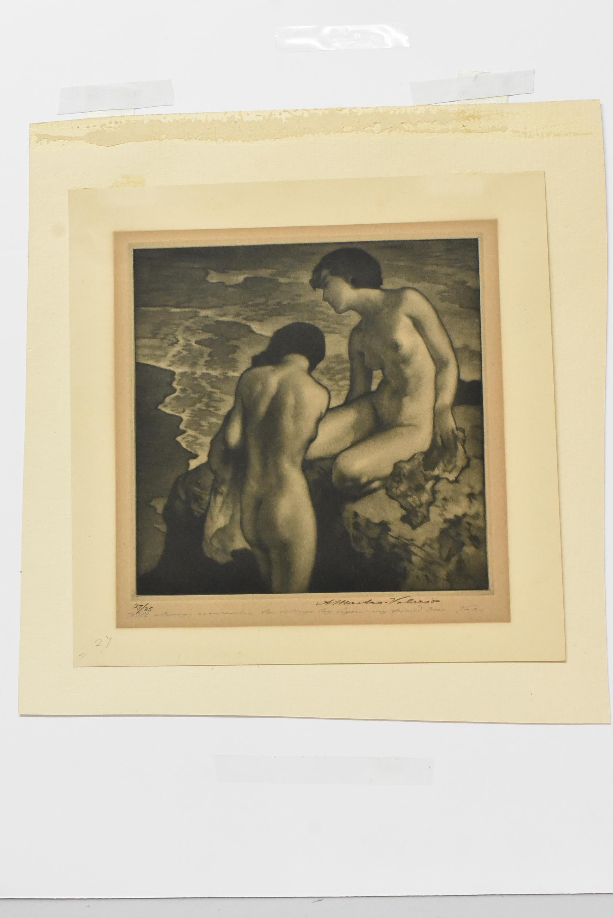 Deux Nus en Mezzotint sur le rivage de la mer par Alessandro, Mastro Valerio Bon état - En vente à Toledo, OH