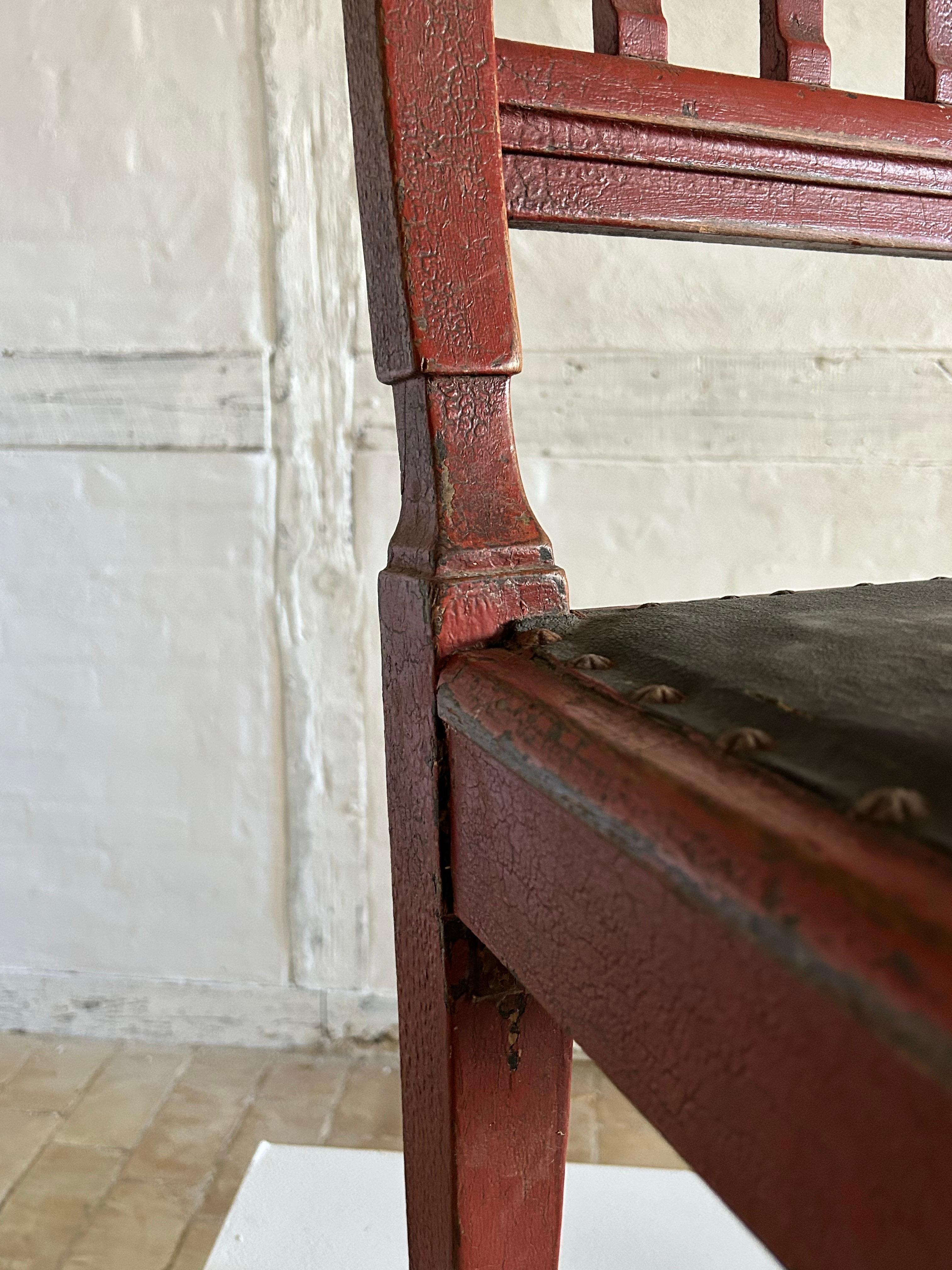 Néoclassique M&M. Bindesbøll (1800-1856) Ensemble de trois chaises en bois peint, Danemark, années 1840. en vente