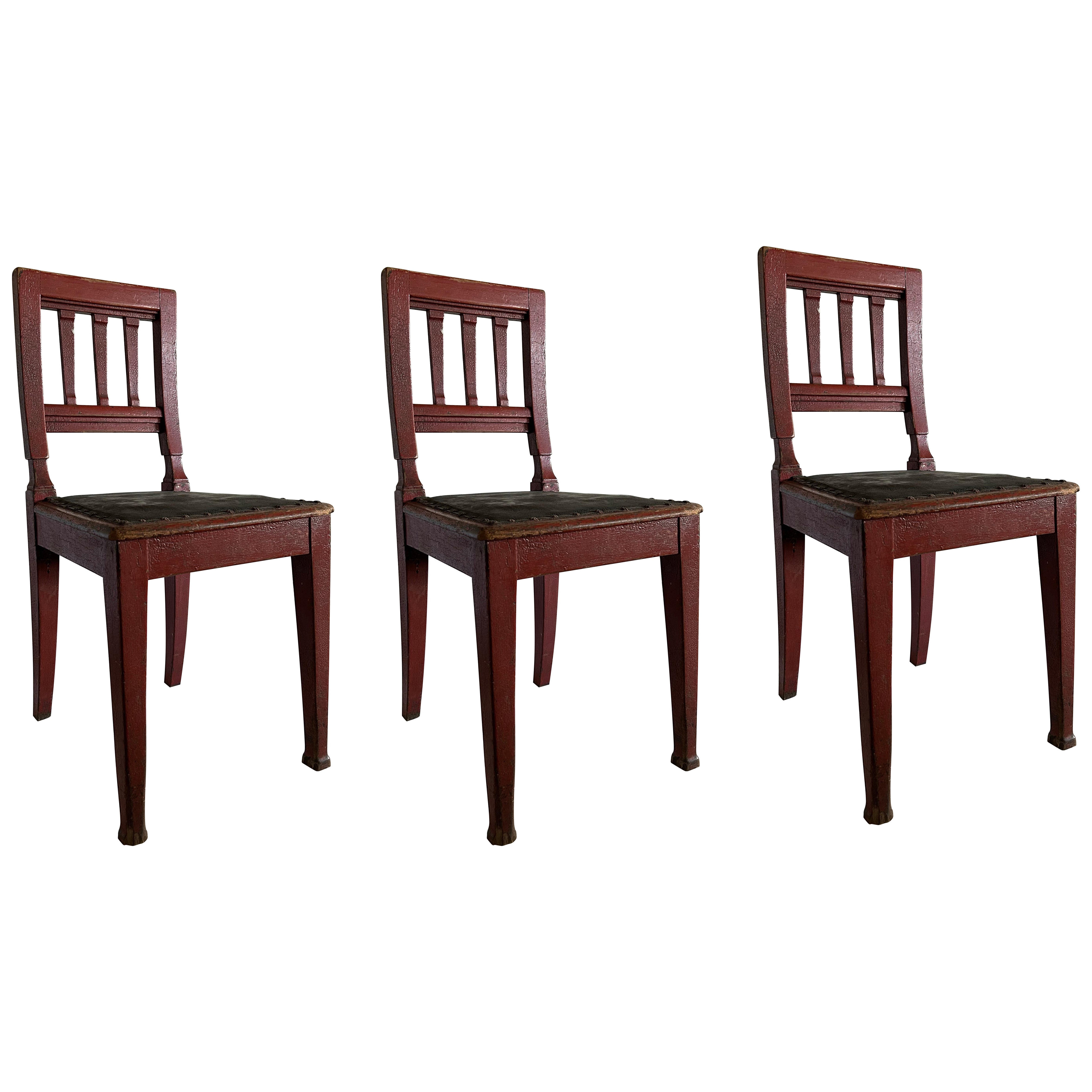 M&M. Bindesbøll (1800-1856) Ensemble de trois chaises en bois peint, Danemark, années 1840. en vente