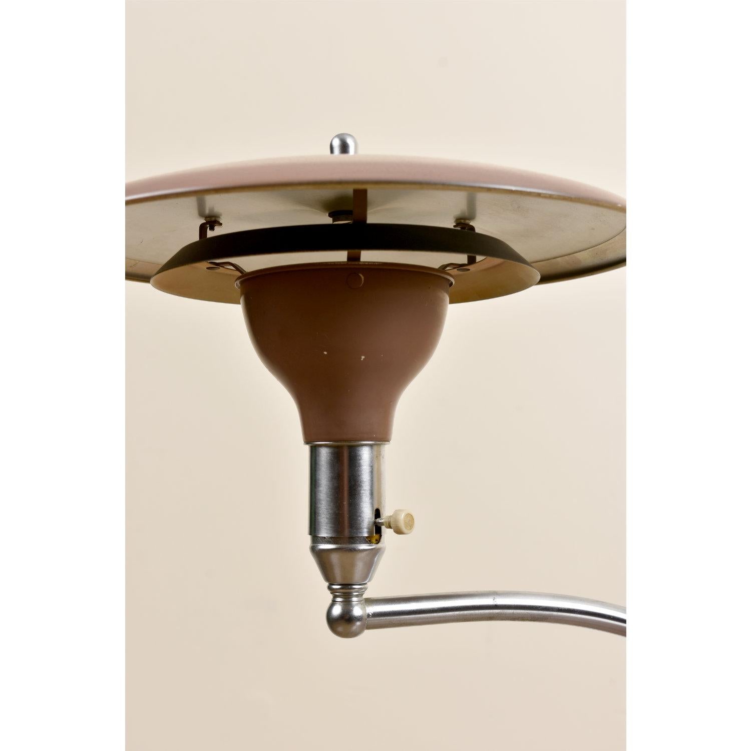 Metal M.G. Wheeler Beige Sight Light Saucer Mid-Century Modern Desk Lamp