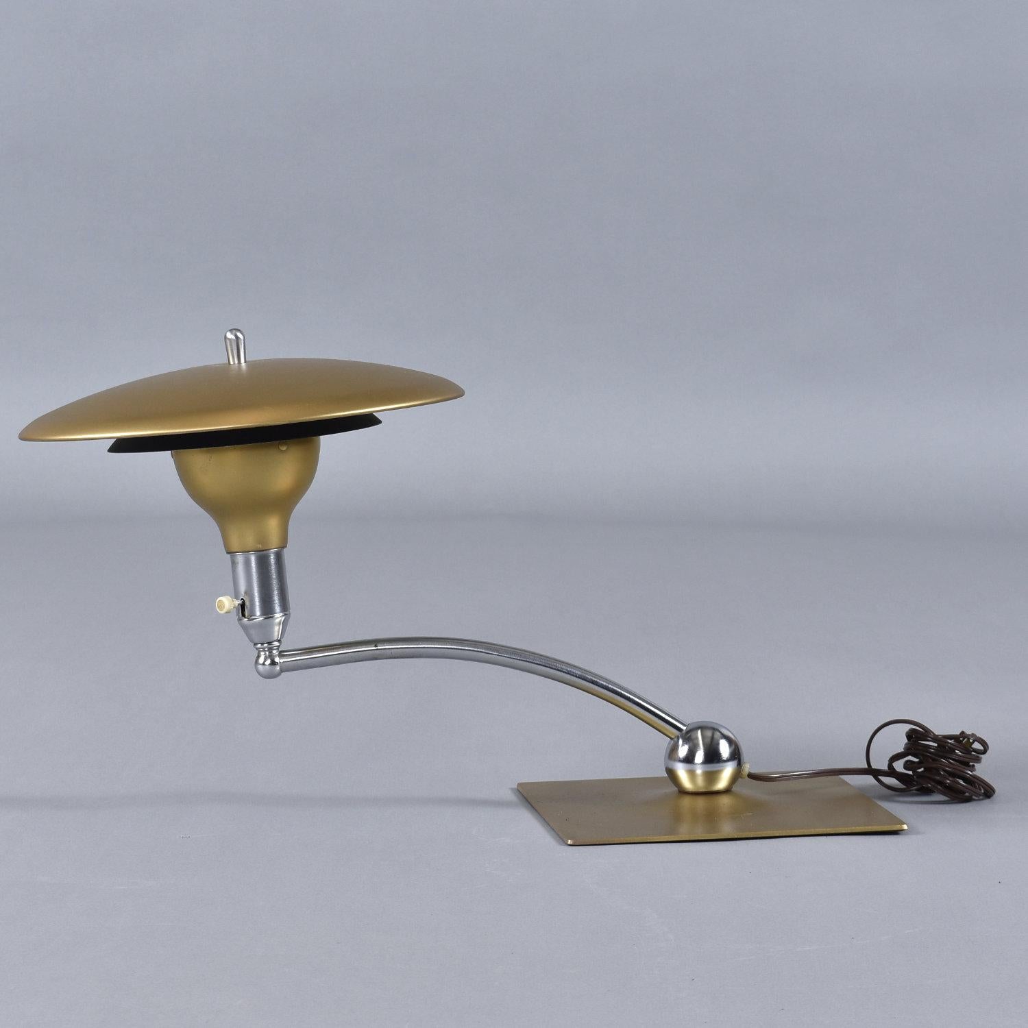 Milieu du XXe siècle M&M. Wheeler Sight Light Saucer Atomic Age Articulating Table Lamp (lampe de table articulée) en vente