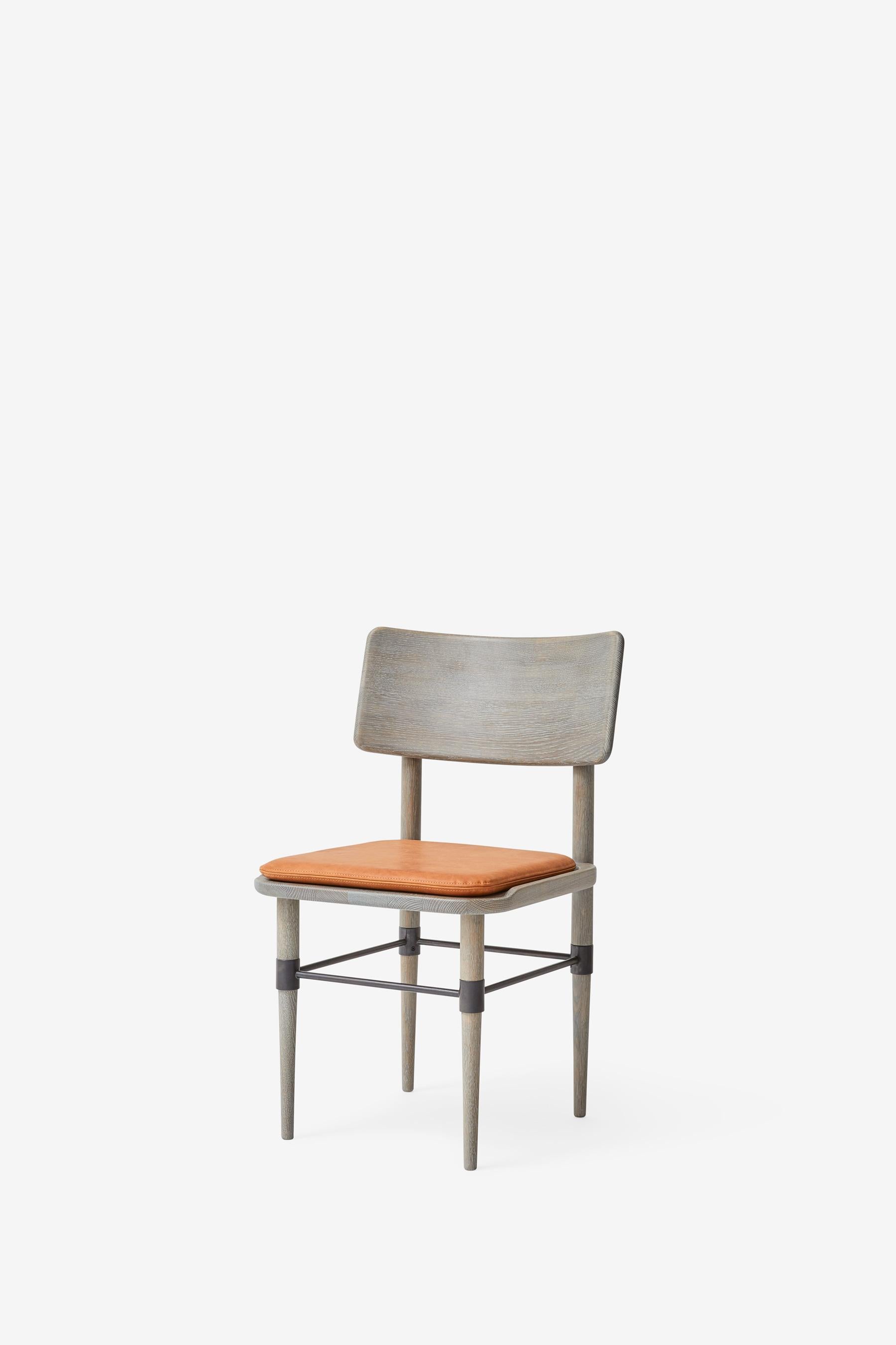 Métal MG101 Chaise de salle à manger en chêne gris par Malte Gormsen Design by Space Copenhagen en vente