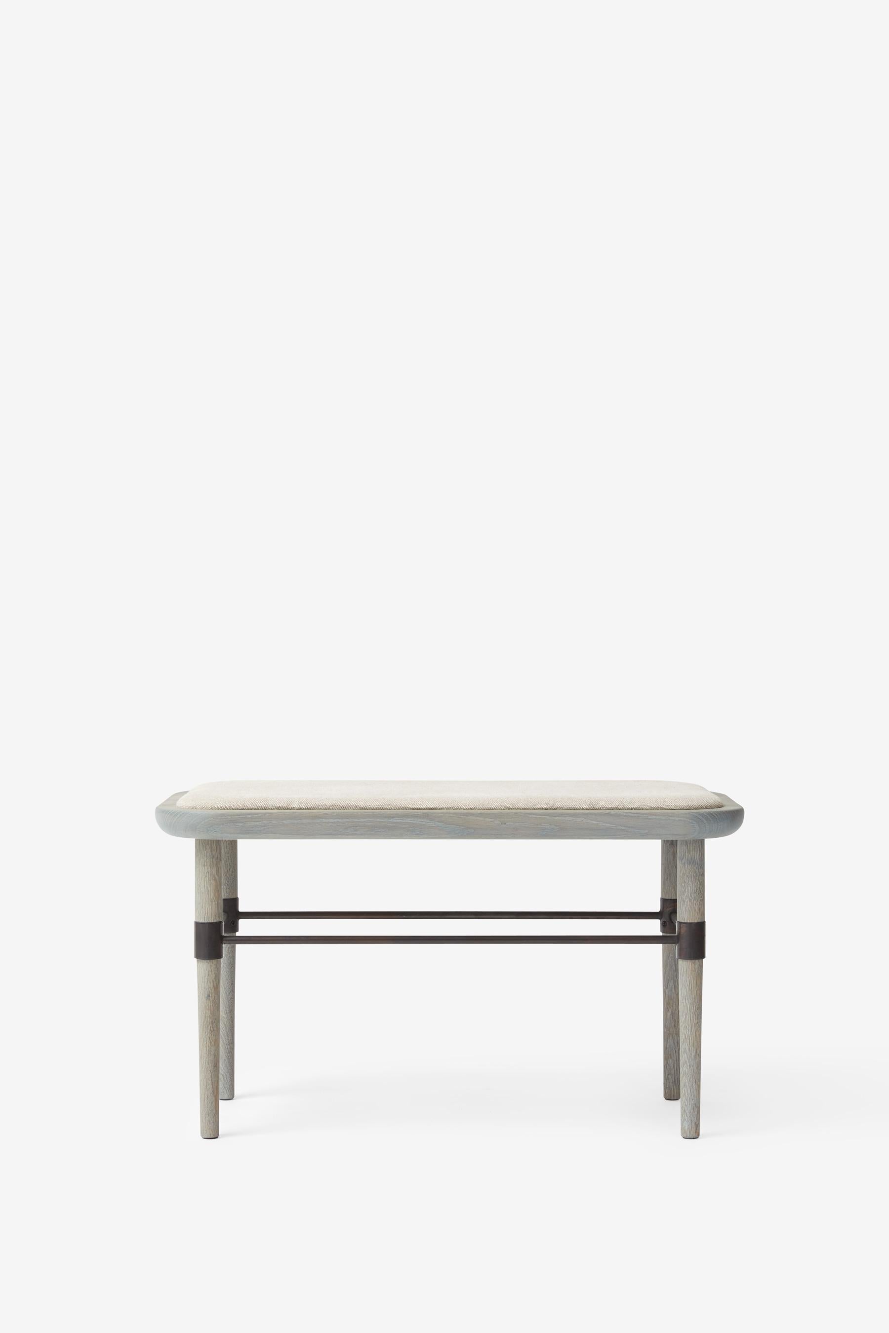 Banco MG103, Lino, by Malte Gormsen
Dimensiones: P 40 x An 80 x Al 46 cm.
Materiales: Roble gris Nature, metal ennegrecido, lino.

Disponible en Naturaleza, Naturaleza Cruda, Naturaleza Clara, Naturaleza Gris y Naturaleza Oscura.
Disponible en