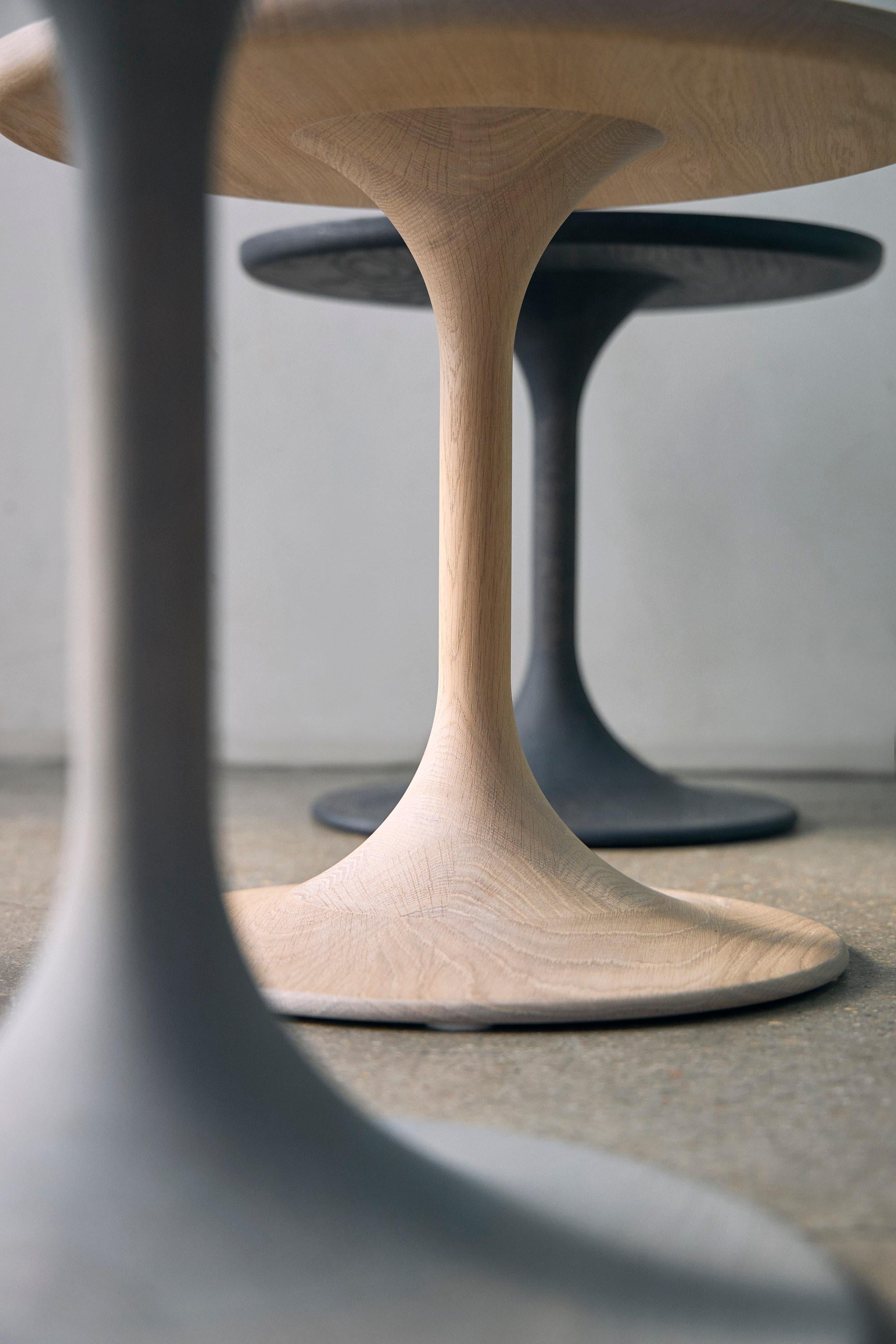 Chêne Table d'appoint tournée MG203 de Malte Gormsen en vente