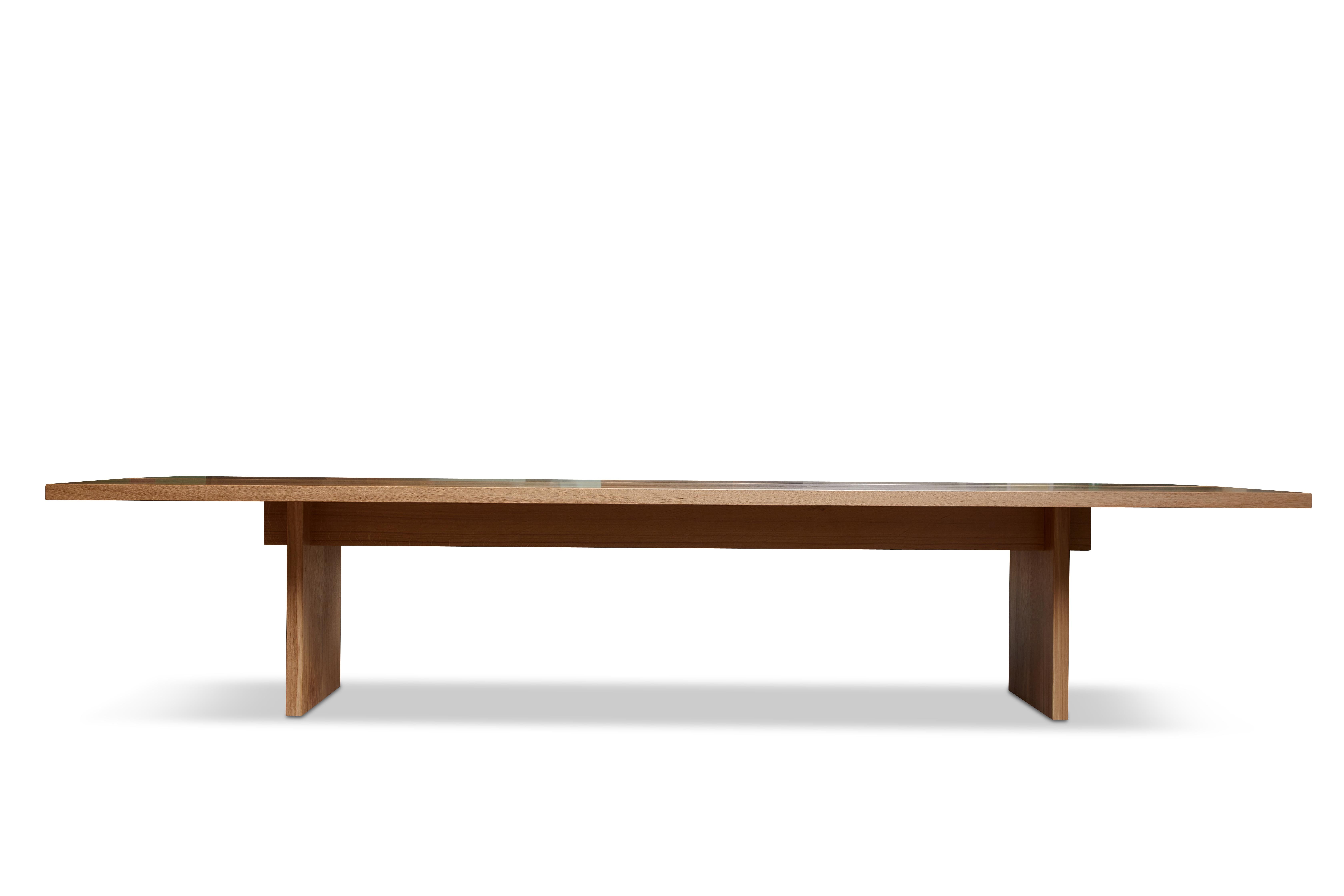 MG209 Plank Table de salle à manger par Malte Gormsen
Dimensions : D 100 x L 240 x H 72 cm.
Matériaux : Chêne.

Disponible en Nature, Nature brute, Nature claire, Nature grise et Nature foncée.

Malte Gormsen Møbelsnedkeri est un ébéniste qui allie
