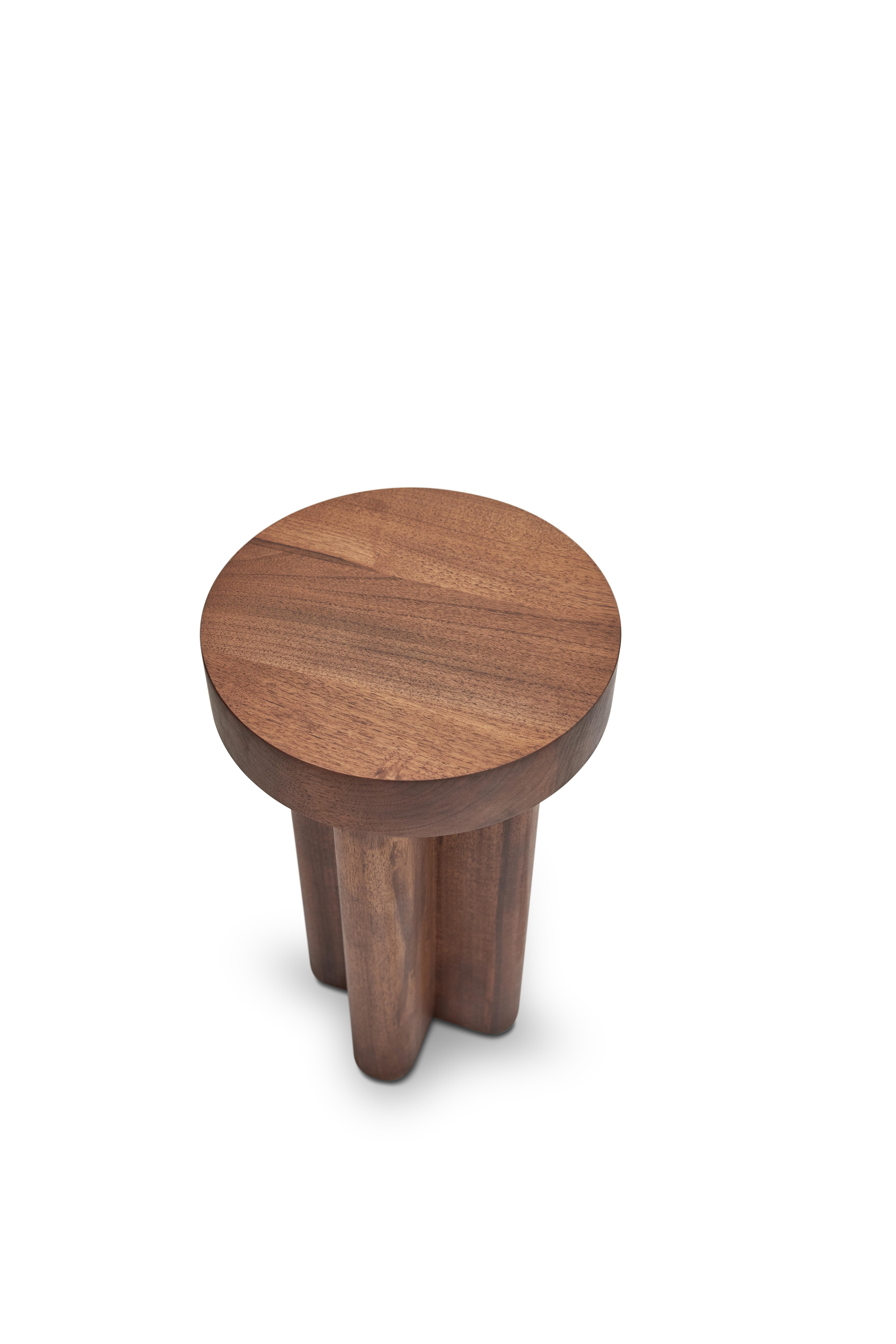 Noyer Table d'appoint MG211 de Malte Gormsen en vente