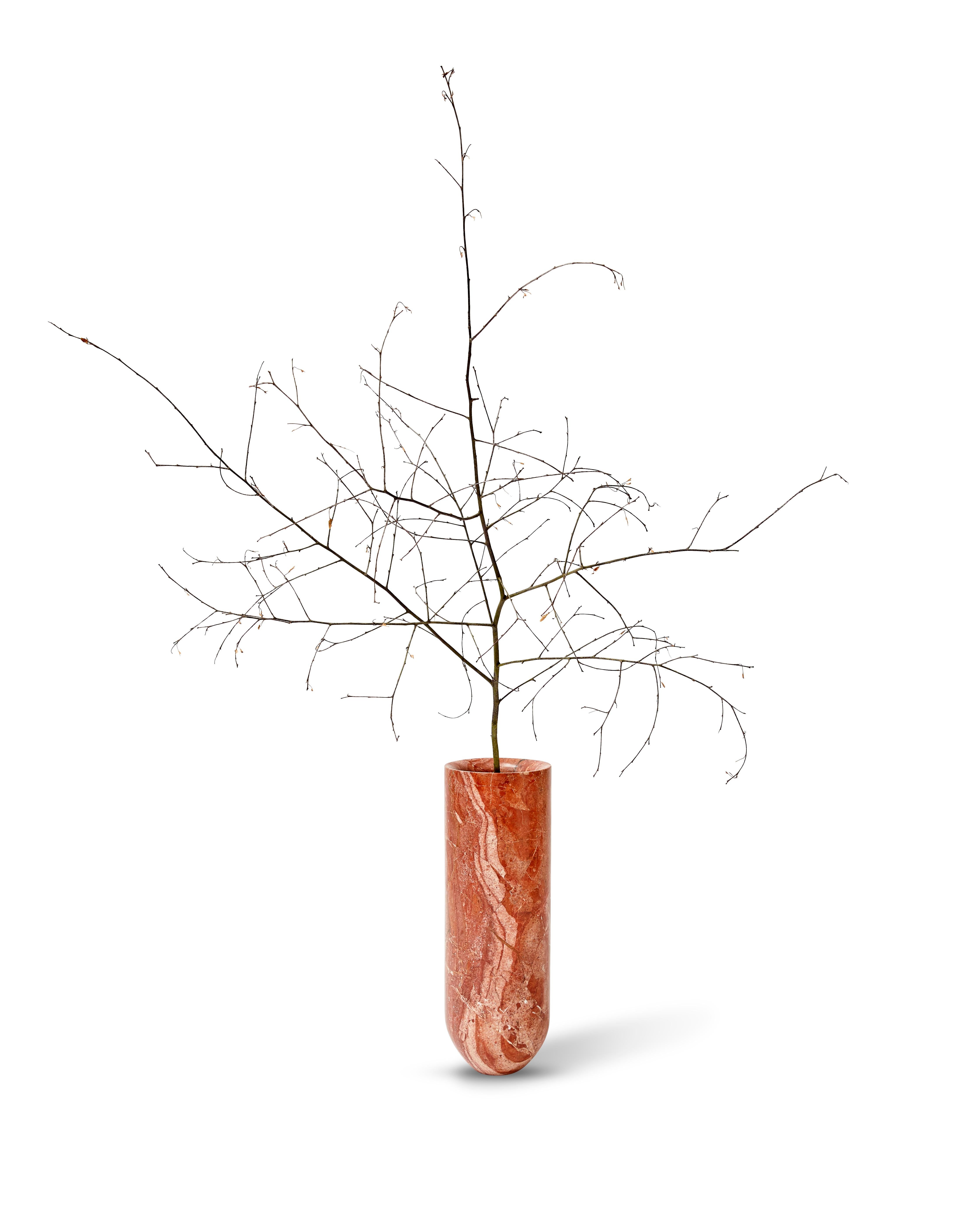 MG404 Vaso di marmo 60 di Malte Gormsen
Dimensioni: D 20 x H 60 cm.
Materiali: Granitello.

Disponibile in diverse pietre.
Disponibile in 3 diverse dimensioni. Contattateci.

Malte Gormsen Møbelsnedkeri è un'azienda di ebanisteria che combina la