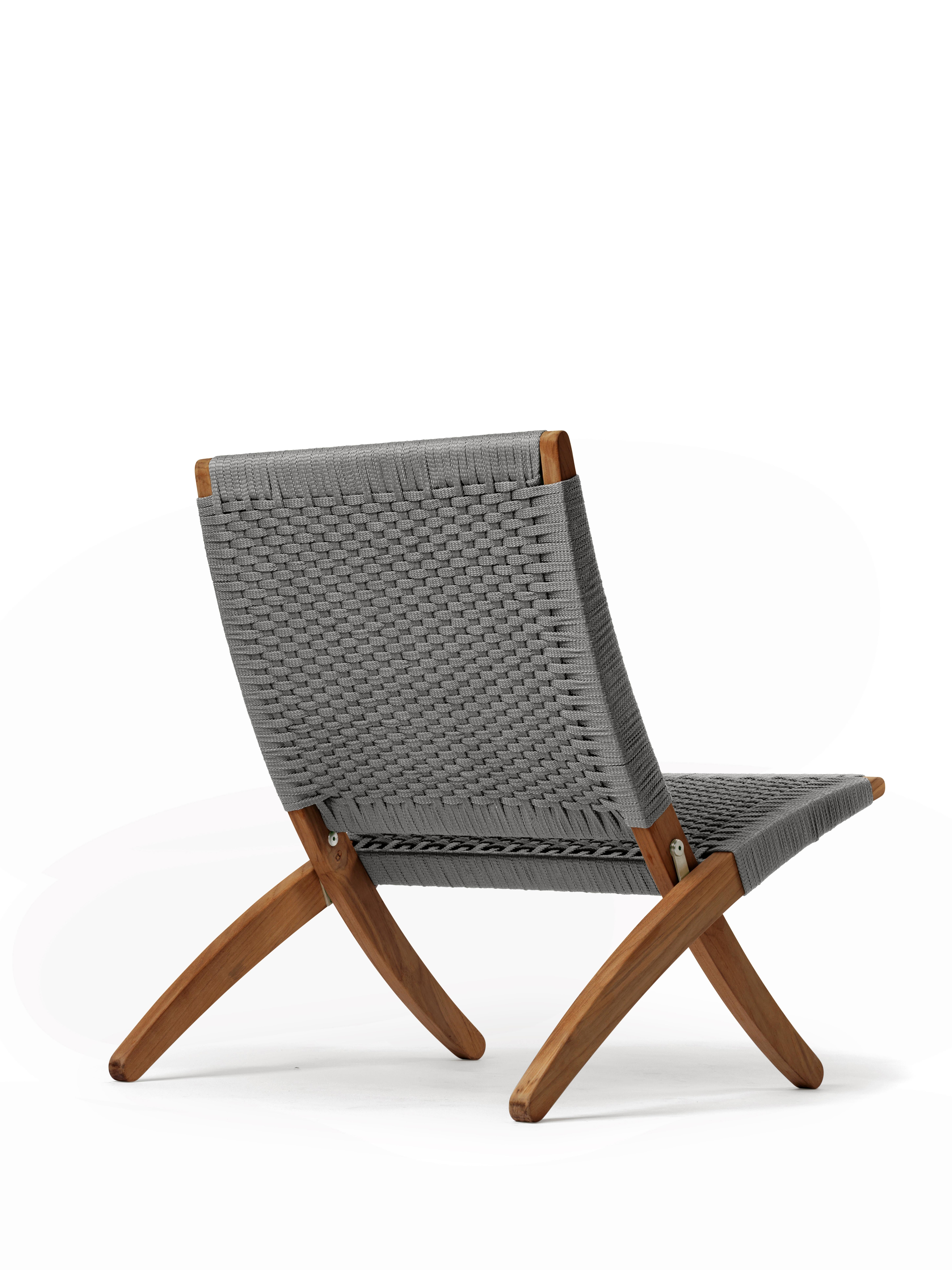 Designed by Morten Gøttler in 1997, the MG501 Cuba chair captures contemporary design with its ideal balance of form and function, and nods to previous masters who experimented with elevating the folding chair concept. Designed by Morten Gøttler in