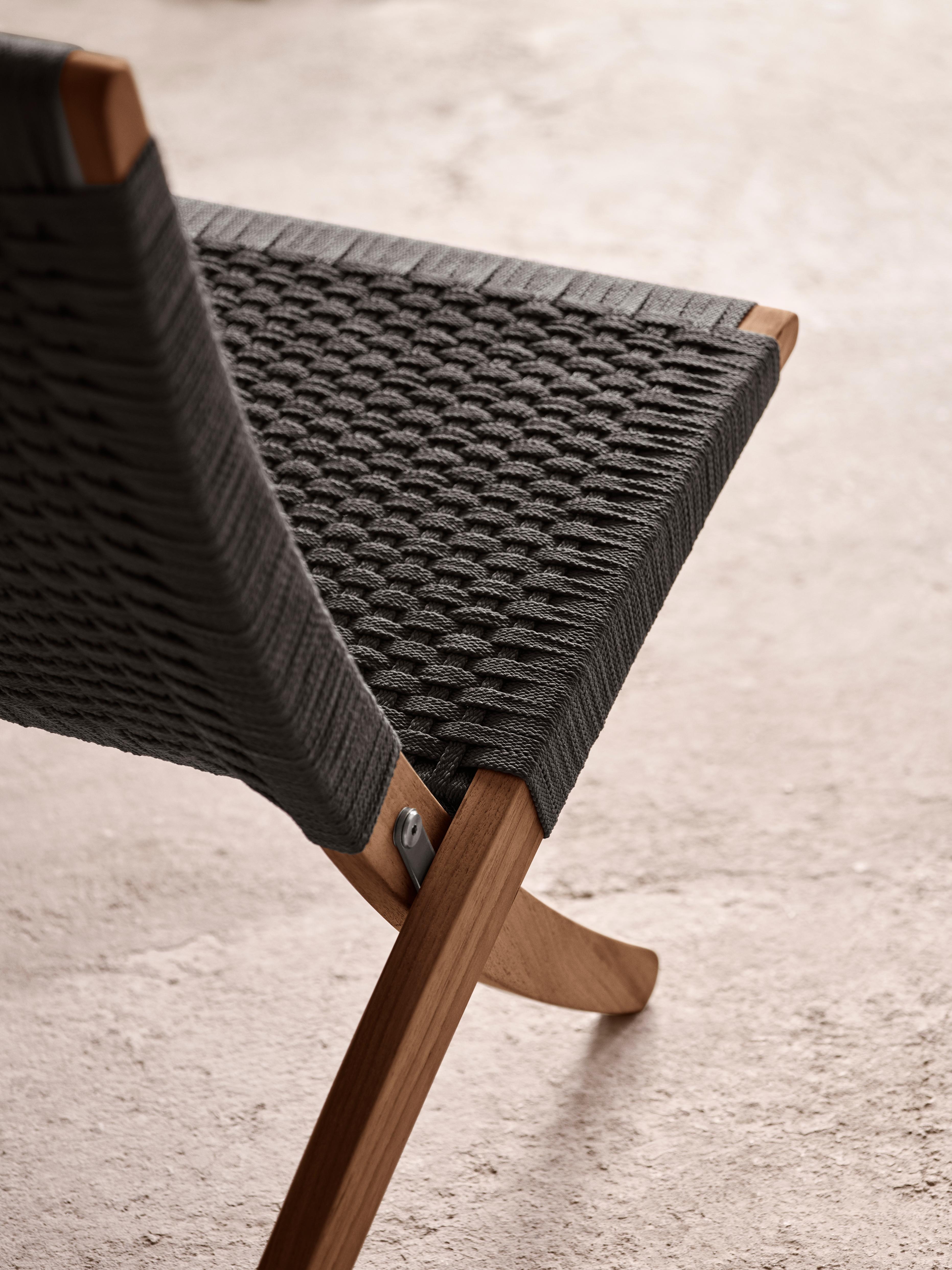 Modern MG501 Cuba Outdoor Chair in Charcoal by Morten Gøttler