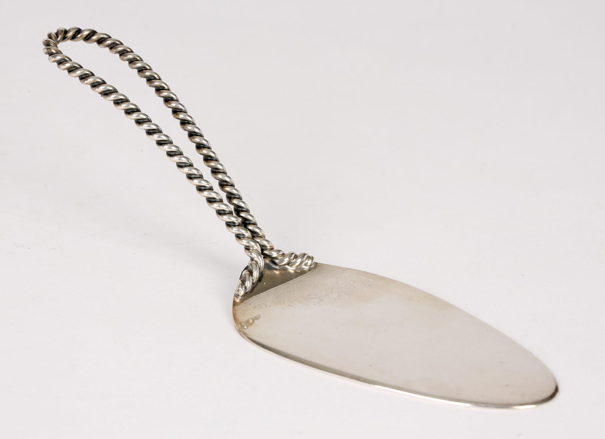 MH Wilkens Sohne Cortapastas alemán Art Nouveau con asa de cuerda de plata siglo XX en venta