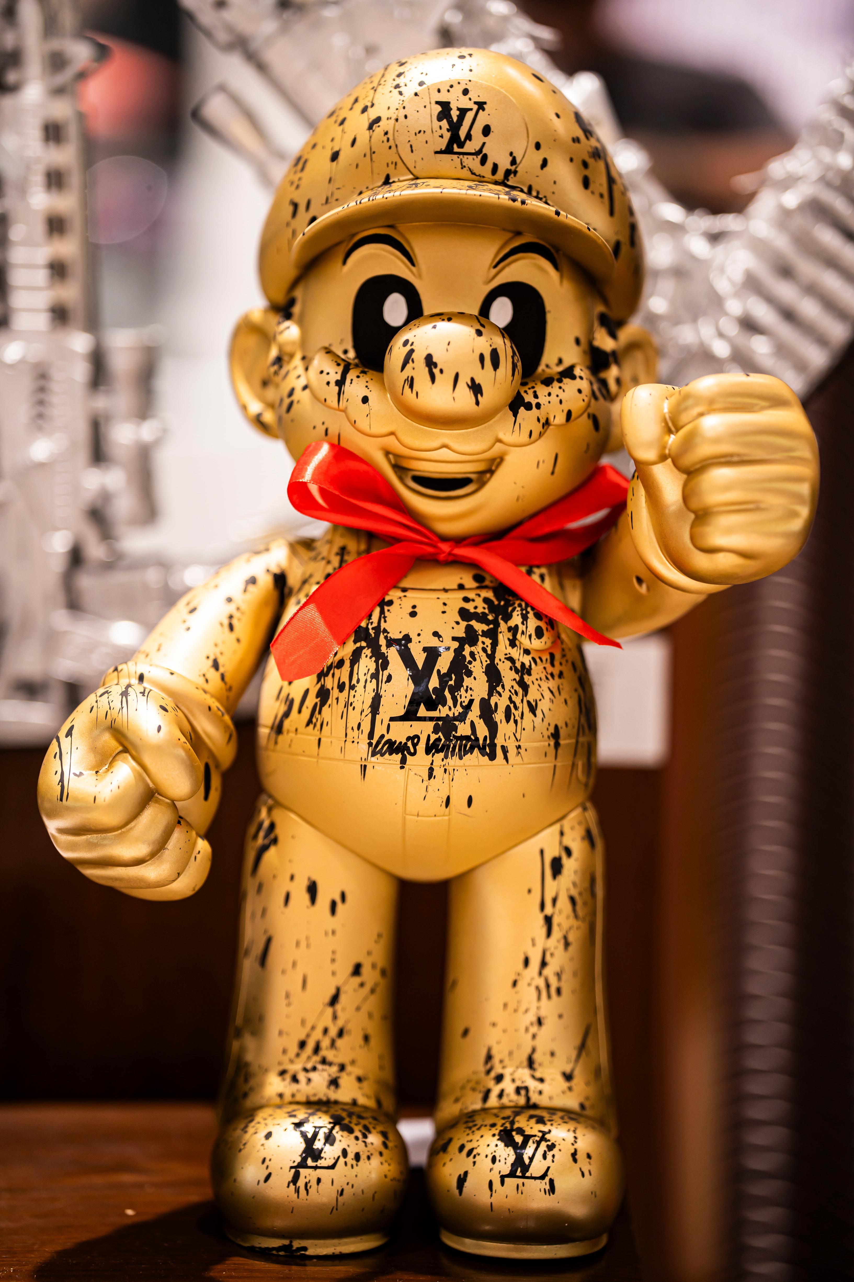 MHS Figurative Sculpture - Gold Mario, LV Tribute