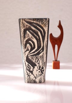 Mid-century modern art pottery vase, made by Jeppe Hagedorn-Olsen, Denmark.