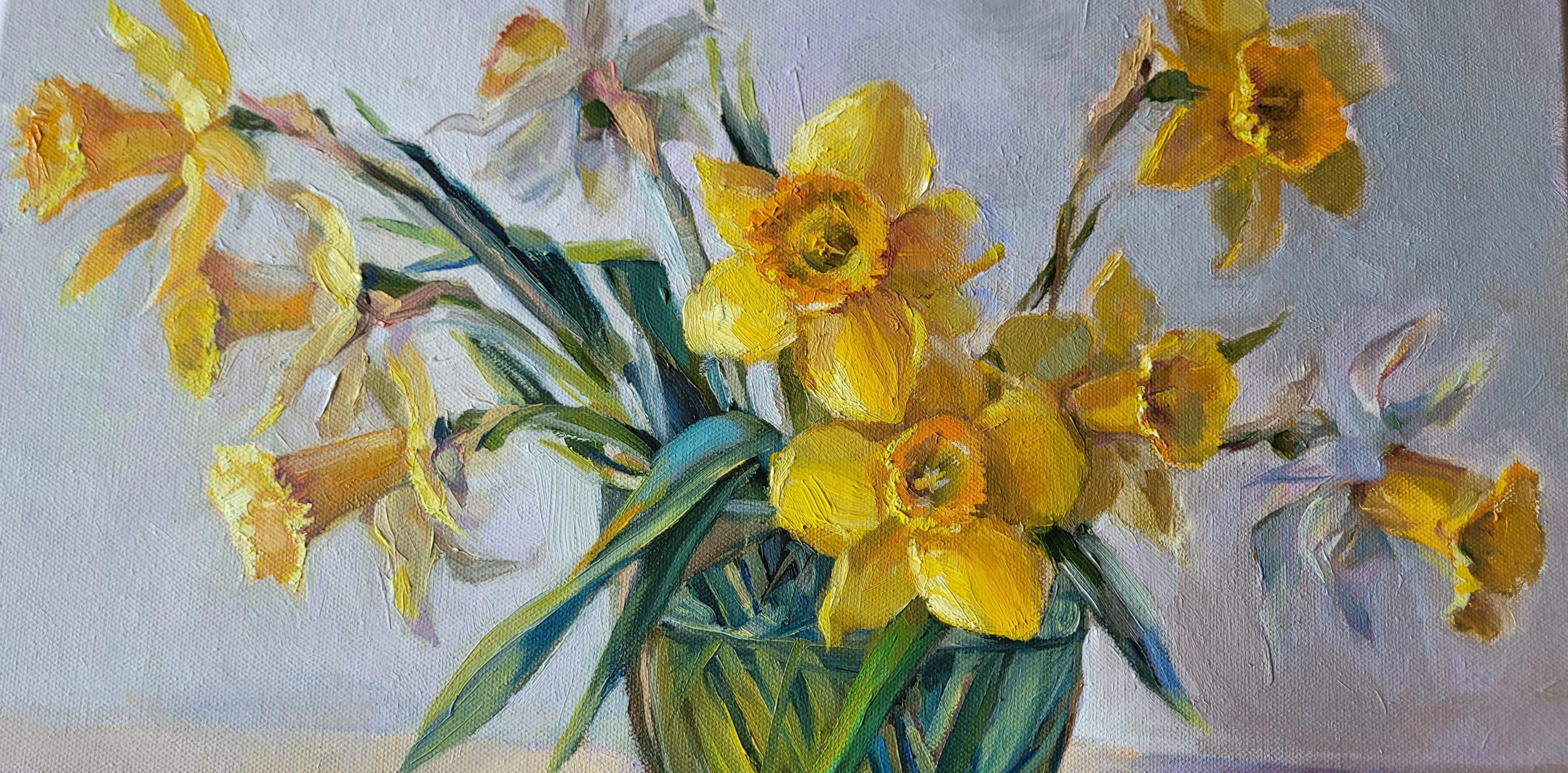 Narzissen.floral, abstrakter Realismus, rechteckig, gelb, grün, grau, mittel. (Grau), Still-Life Painting, von mia
