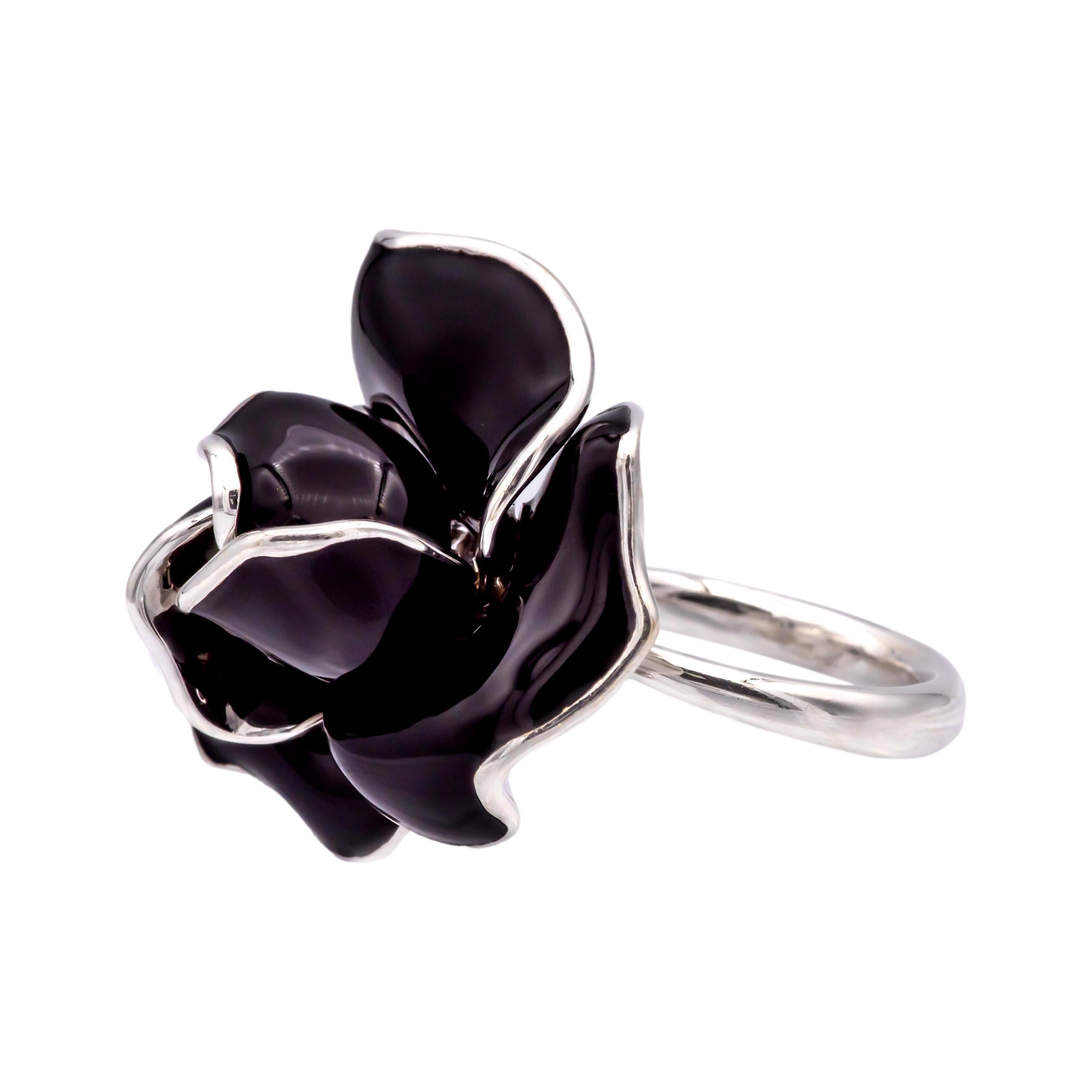Round Cut Mia Nardi 18K White Gold Rosa Ring in Black enamel with Orange Sapphire Center For Sale