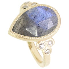 Mia Small Labradorite 18 Karat Gold Ring