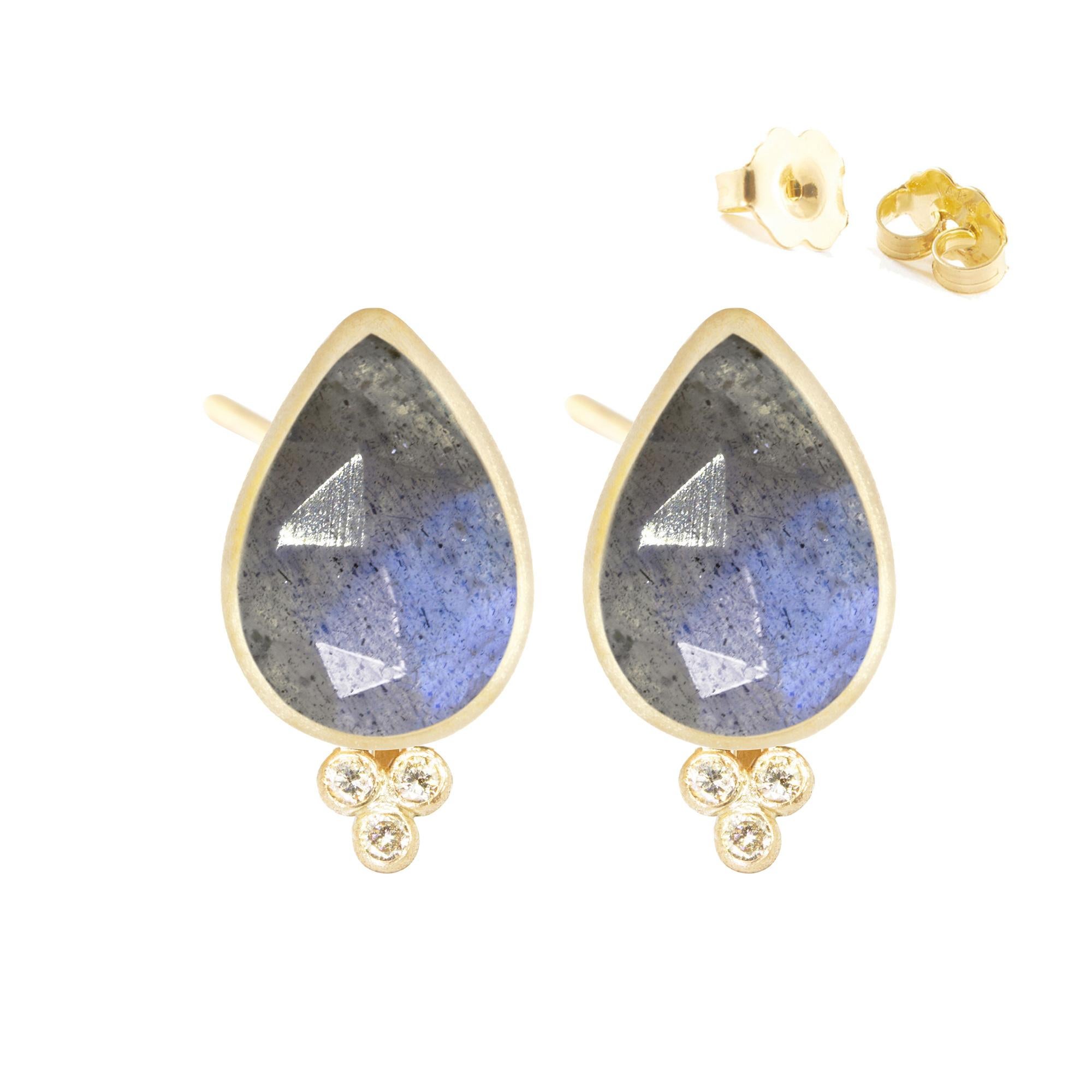 With faceted labradorite in a petal-like pear shape and sparkling diamonds, the Mia Small Gold Studs bloom to their fullest potential when you wear them with denim, linen, cashmere…basically everything in your closet.
Nina Nguyen Design's