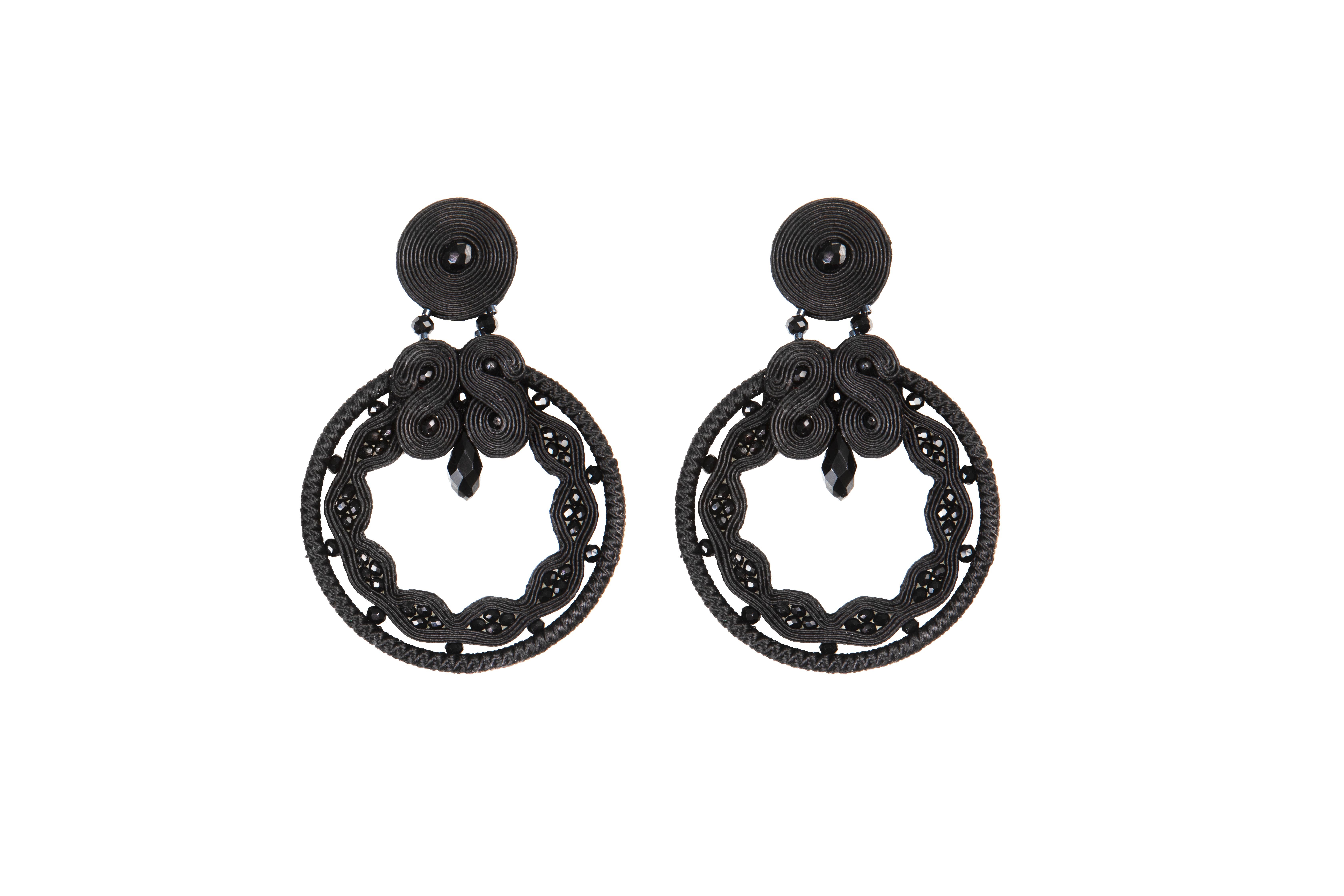  Boucles d'oreilles Miabril Coral & Jet Soutache avec rayonne de soie, perles et fermeture en argent en vente 12