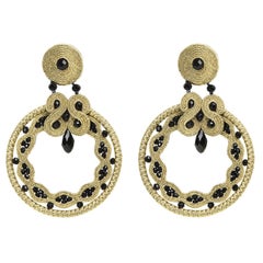 Miabril Ocker & Jet Soutache Ohrringe mit Seidenviskose, Perlen & Silberverschluss