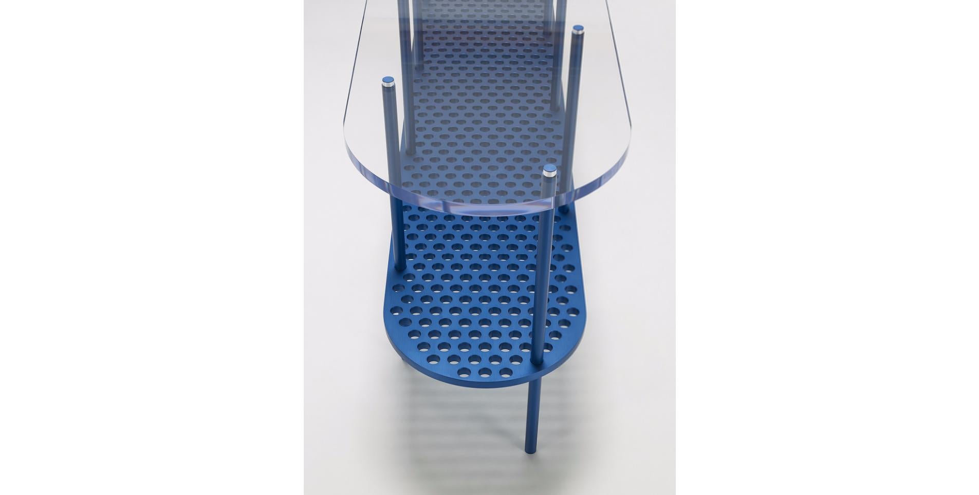 Console in alluminio anodizzato e acrilico di Jonathan Nesci, progettata in esclusiva per Design Miami, 2015. Edizione di 6 + 2 AP, ognuno in un colore unico. Piastra e barra in alluminio fresato spazzolato e anodizzato con piano in acrilico lucido.