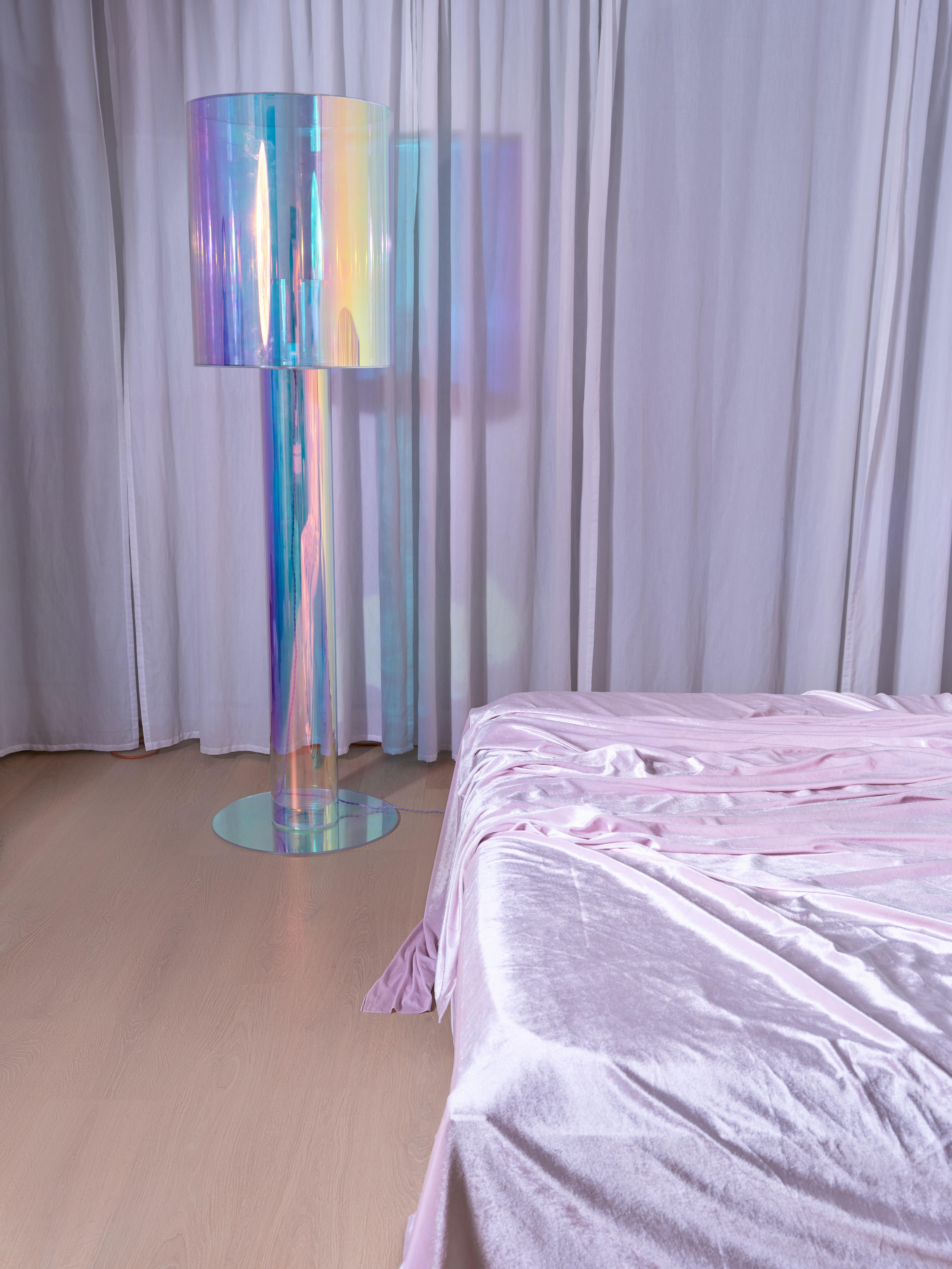 Lámpara de pie Miami by Brajak Vitberg
Materiales: Plexiglás y película dicroica.
Dimensiones: 60 x 60 x 180 cm


Todas nuestras lámparas pueden cablearse según cada país. Si se vende a EE.UU., se cableará para ese país, por ejemplo. Póngase en