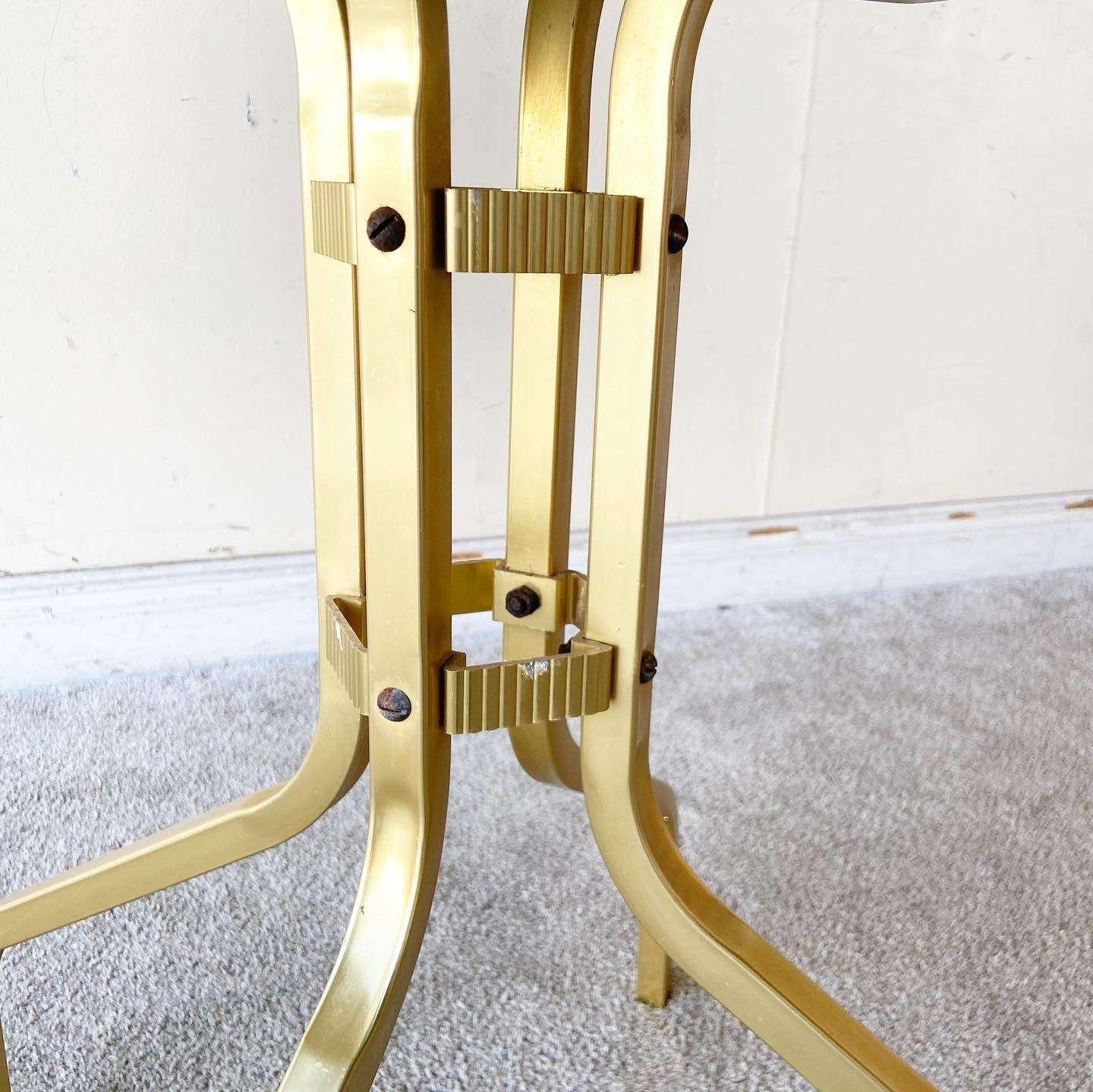 Miami Gold Beige & Blau Metall Poolside Stühle und Tisch - 3 Pieces im Angebot 1