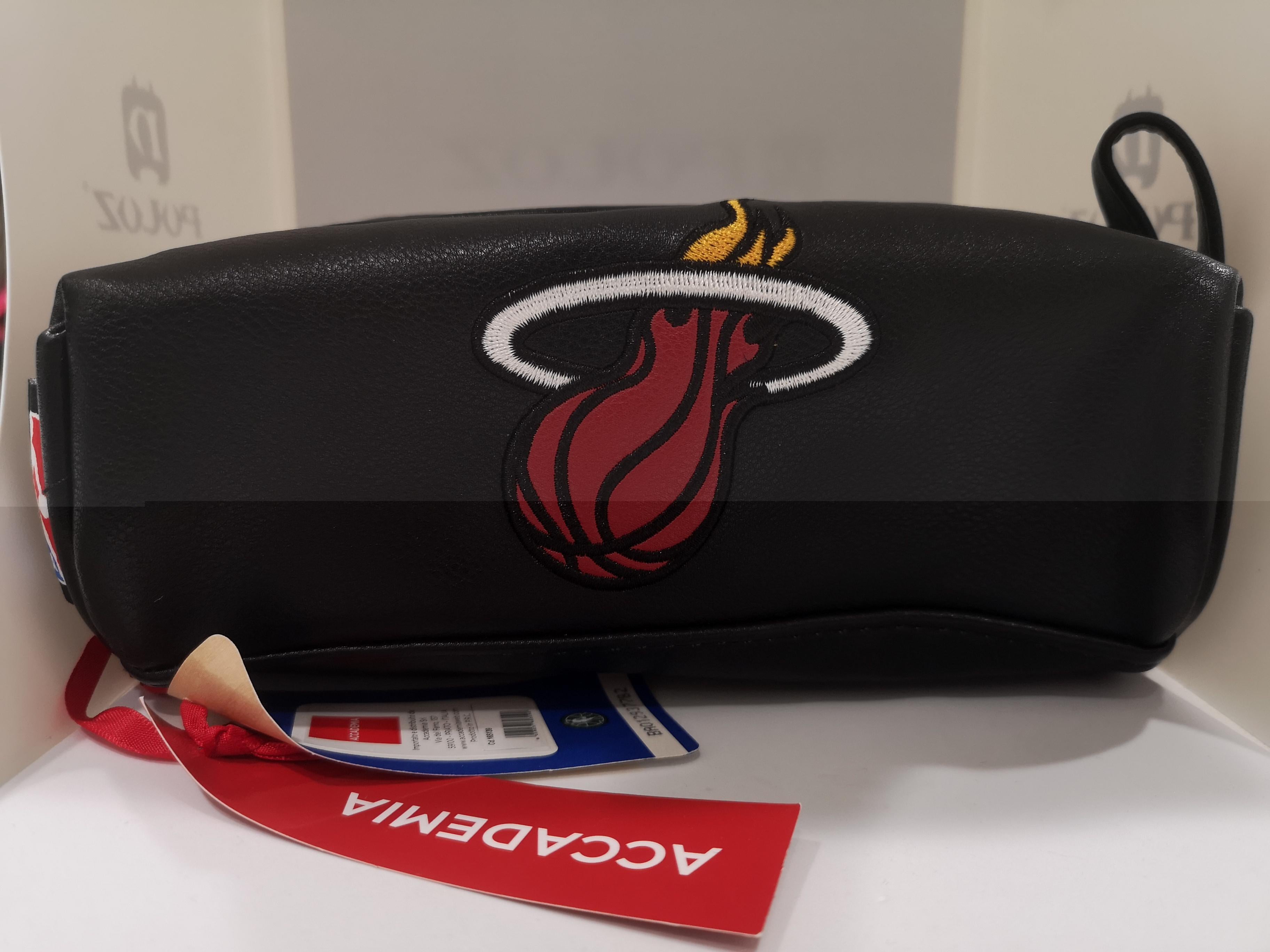 Miami Heat NBA Unworn clutch handle bag In New Condition In Capri, IT