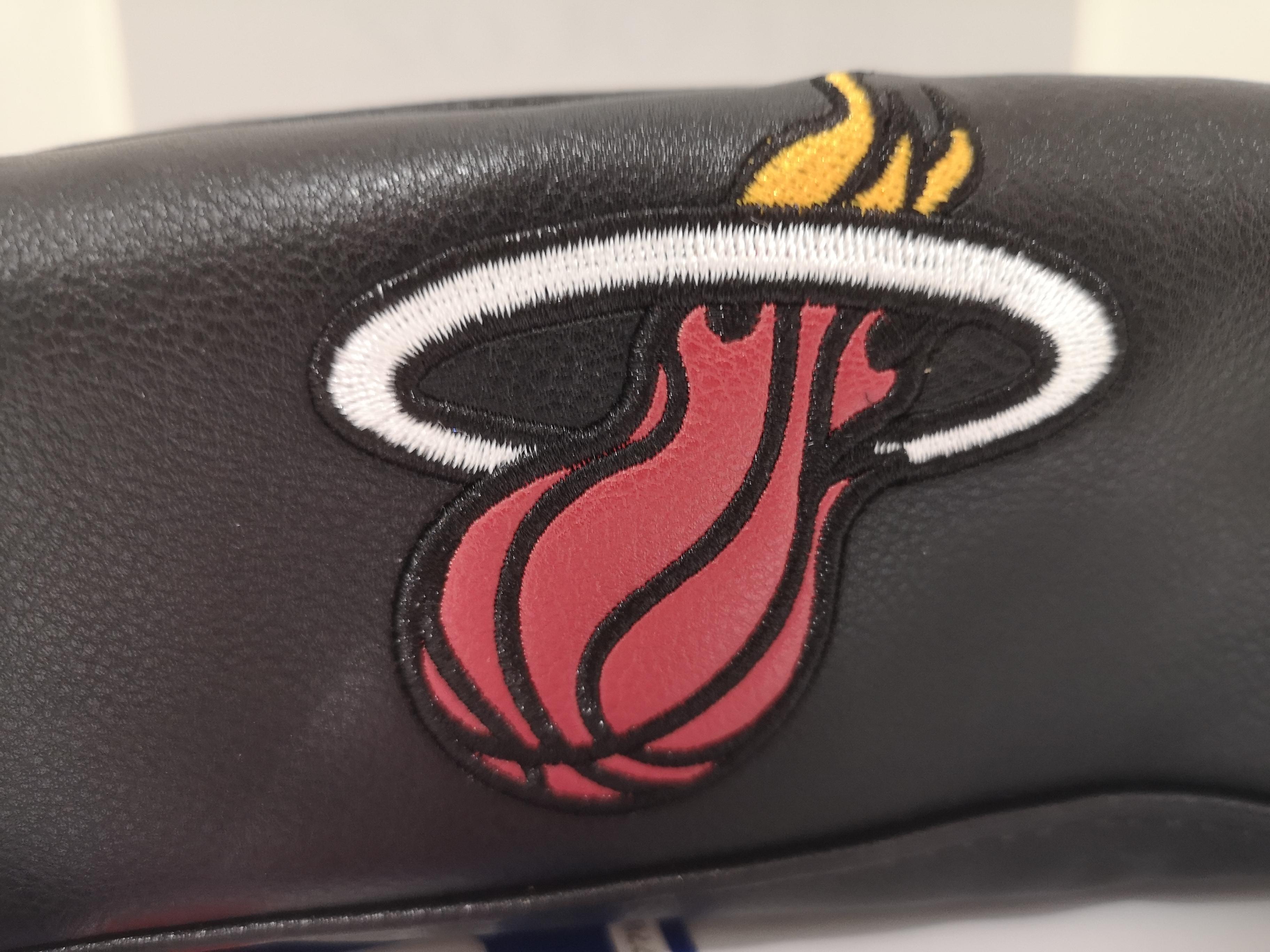Women's or Men's Miami Heat NBA Unworn clutch handle bag