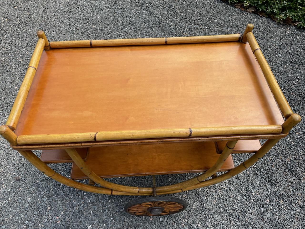 Americano Carrello bar con server in rattan e bambù Miami Mid-Century Modern in vendita