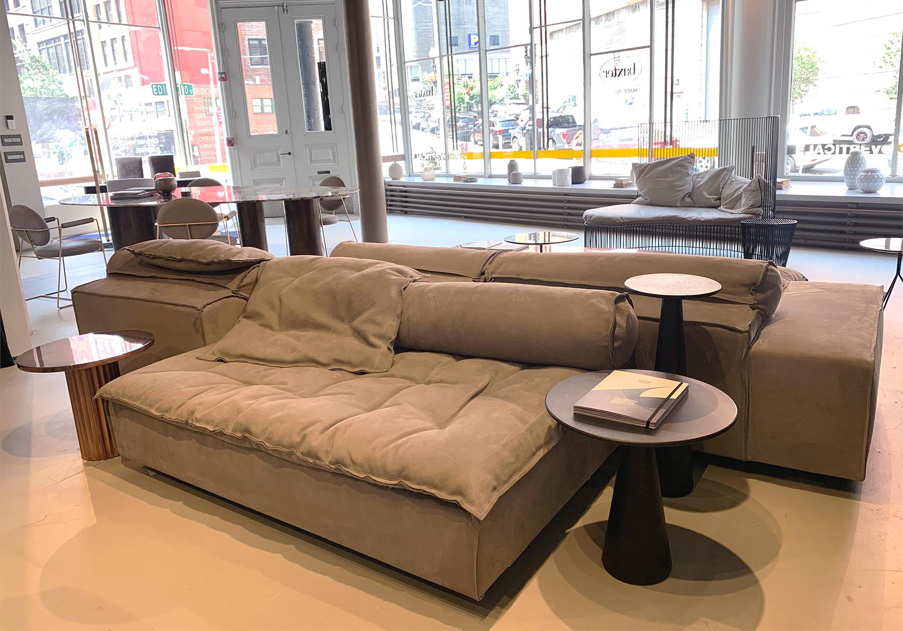 Miami Soft Sectional Sofa by Paola Navone for Baxter In Excellent Condition For Sale In Boston, MA