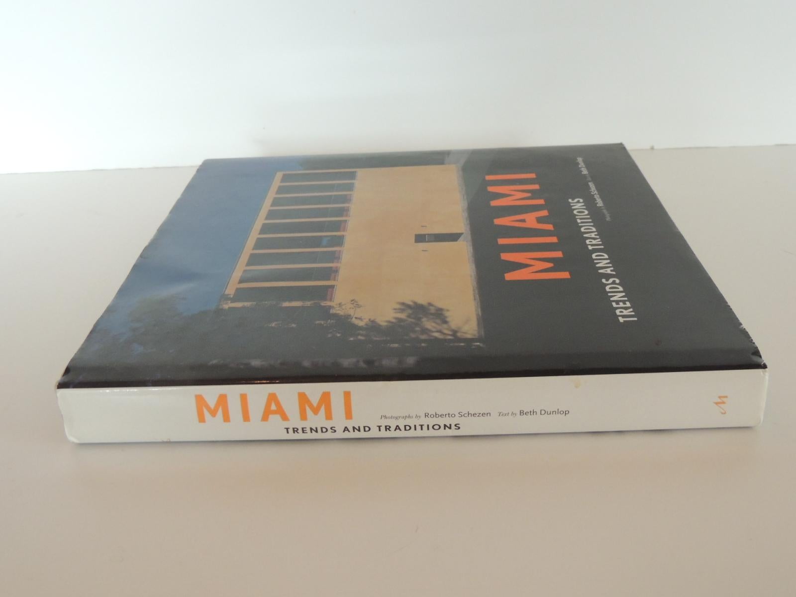 Miami Trends and traditions hard-cover vintage coffee table book by Monacelli Press, 1996.
This beautiful volume documents the pioneering architecture & spectacular interiors of the exciting metropolis of Miami, Florida. Explores Miami s great