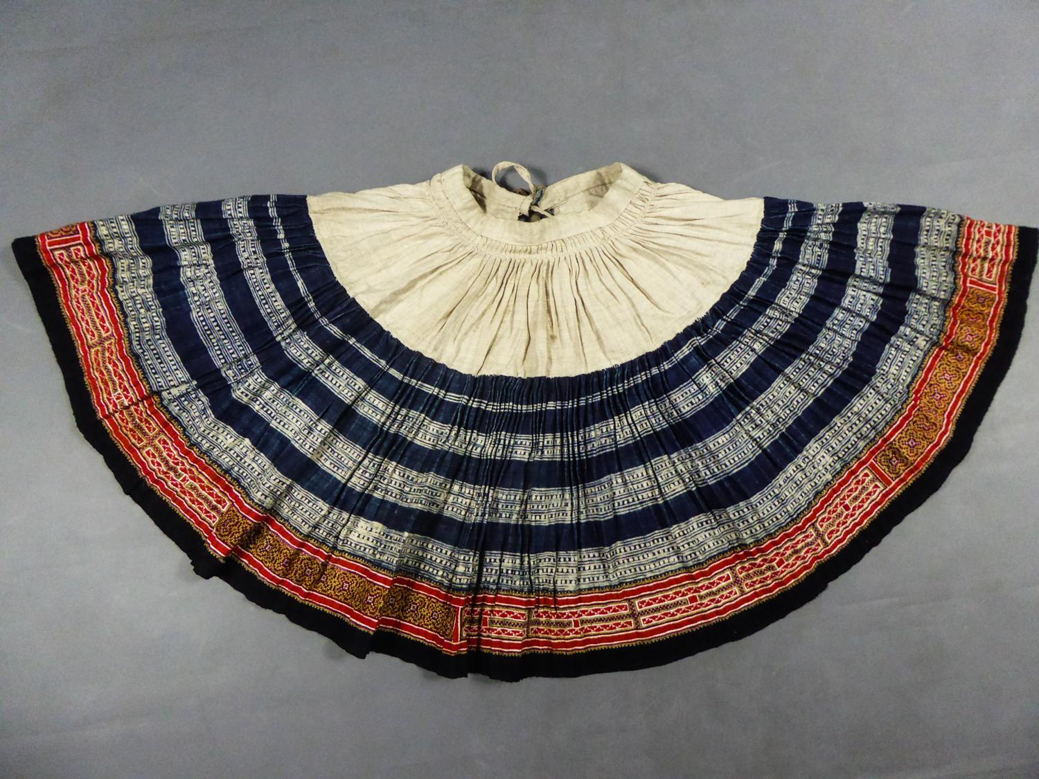 Miao - Hmong Pleated Skirt - Thailand Circa 1950 5