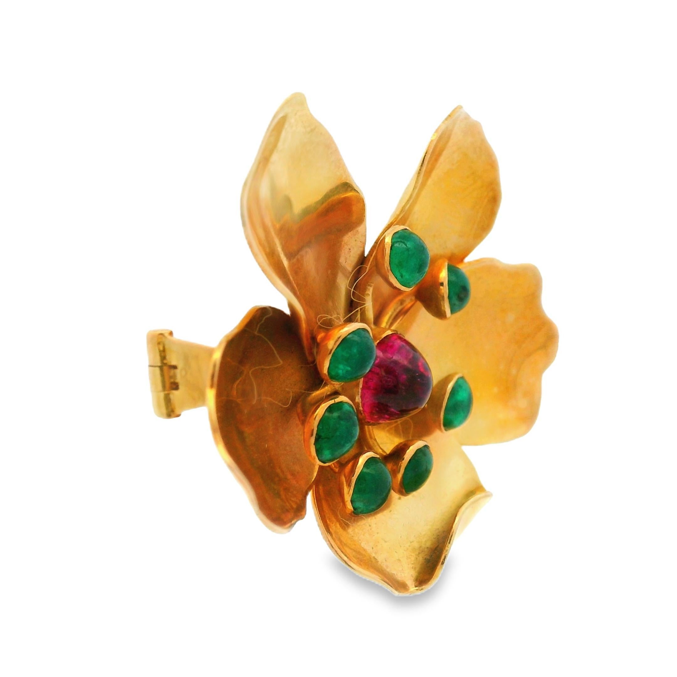 Mic Neugel MCM 18k Yellow Gold Tourmaline and Emerald Flower Brooch In Good Condition For Sale In Lexington, KY