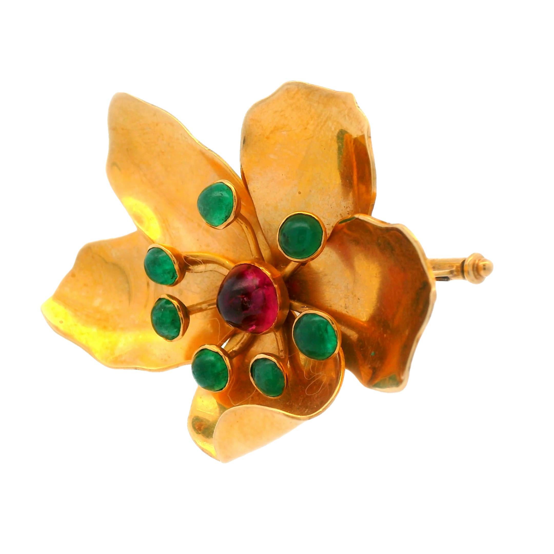 Women's Mic Neugel MCM 18k Yellow Gold Tourmaline and Emerald Flower Brooch For Sale