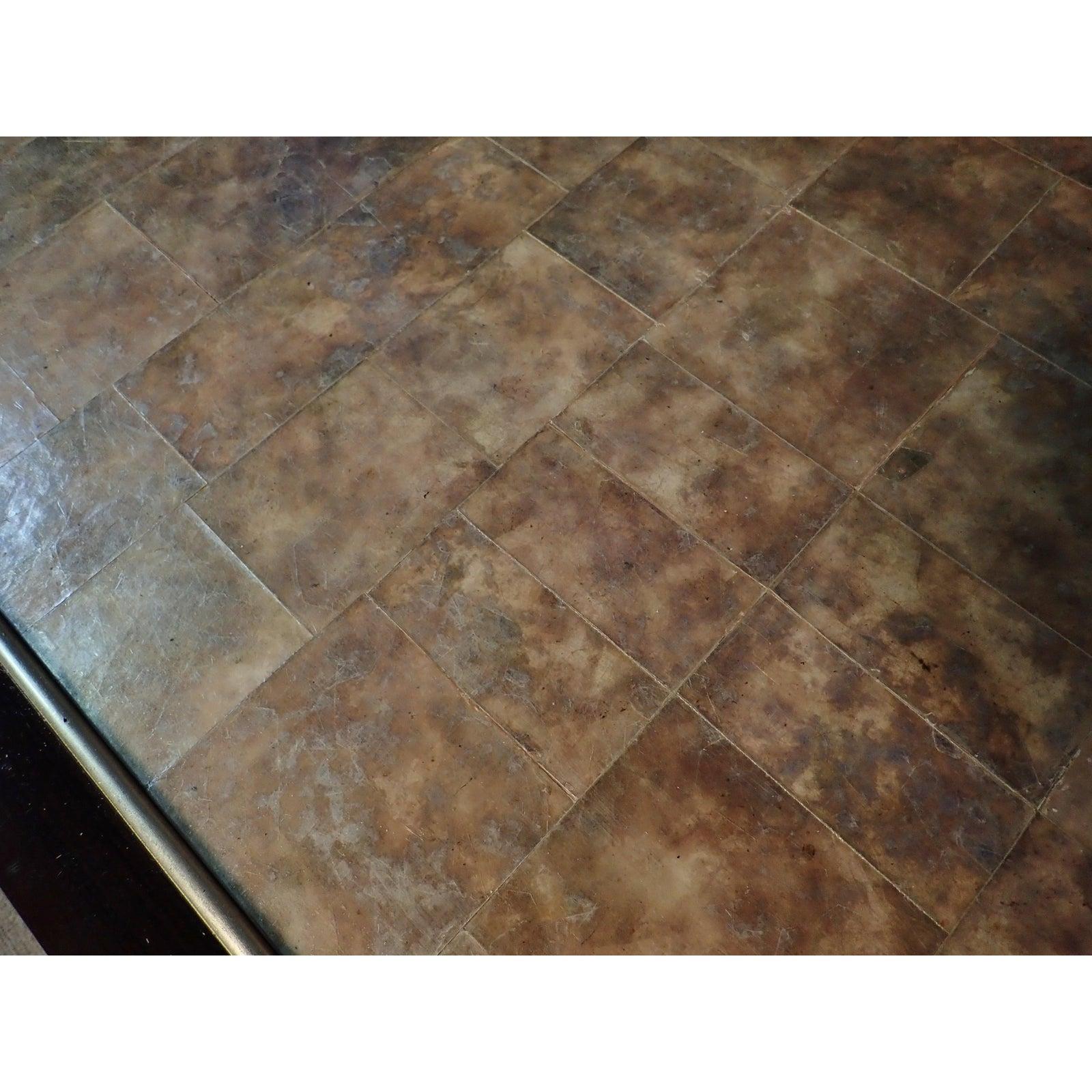 Couchtisch aus Mica- und schwarz lackiertem und silbervergoldetem Holz im Zustand „Gut“ im Angebot in Norwood, NJ