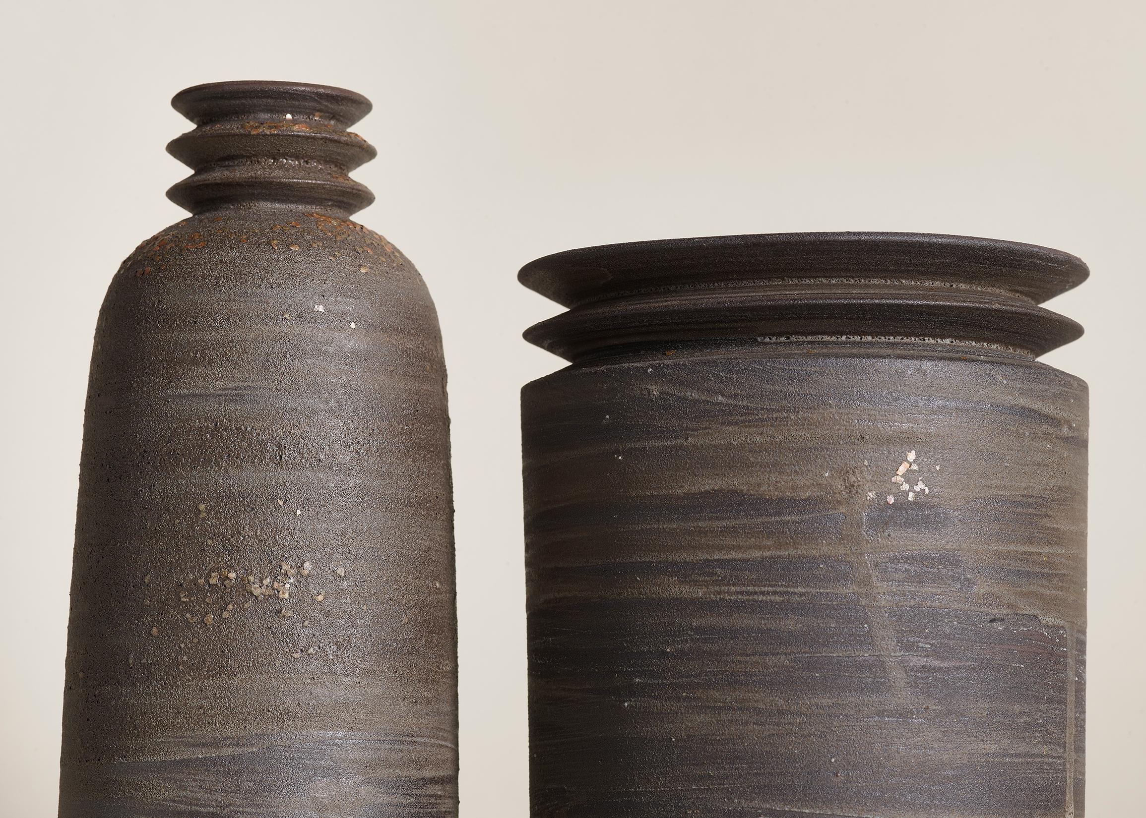 Mica Ore, Vessel M, Slip Cast Ceramic Vase, N/O Vessels Collection (Sonstiges) im Angebot