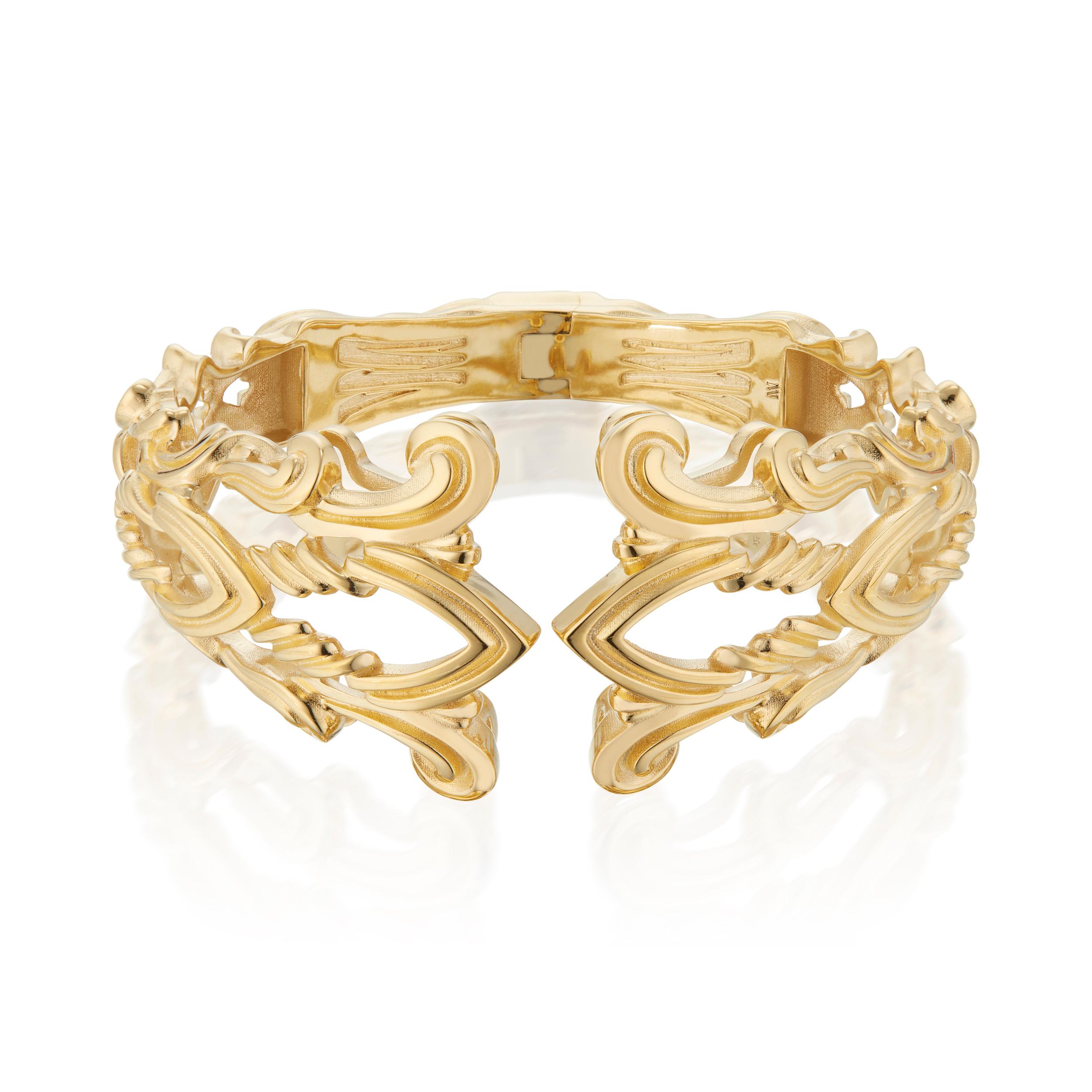 Brazalete brazalete arco gótico de oro amarillo de 18 quilates Micah Antoni Renacimiento gótico en venta