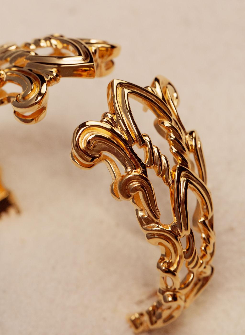 Brazalete brazalete arco gótico de oro amarillo de 18 quilates Micah Antoni en venta 2