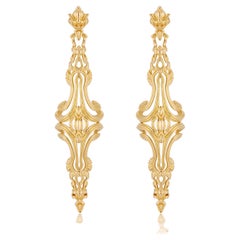 Boucles d'oreilles pendantes Intricata en or jaune 18K de Micah Antoni