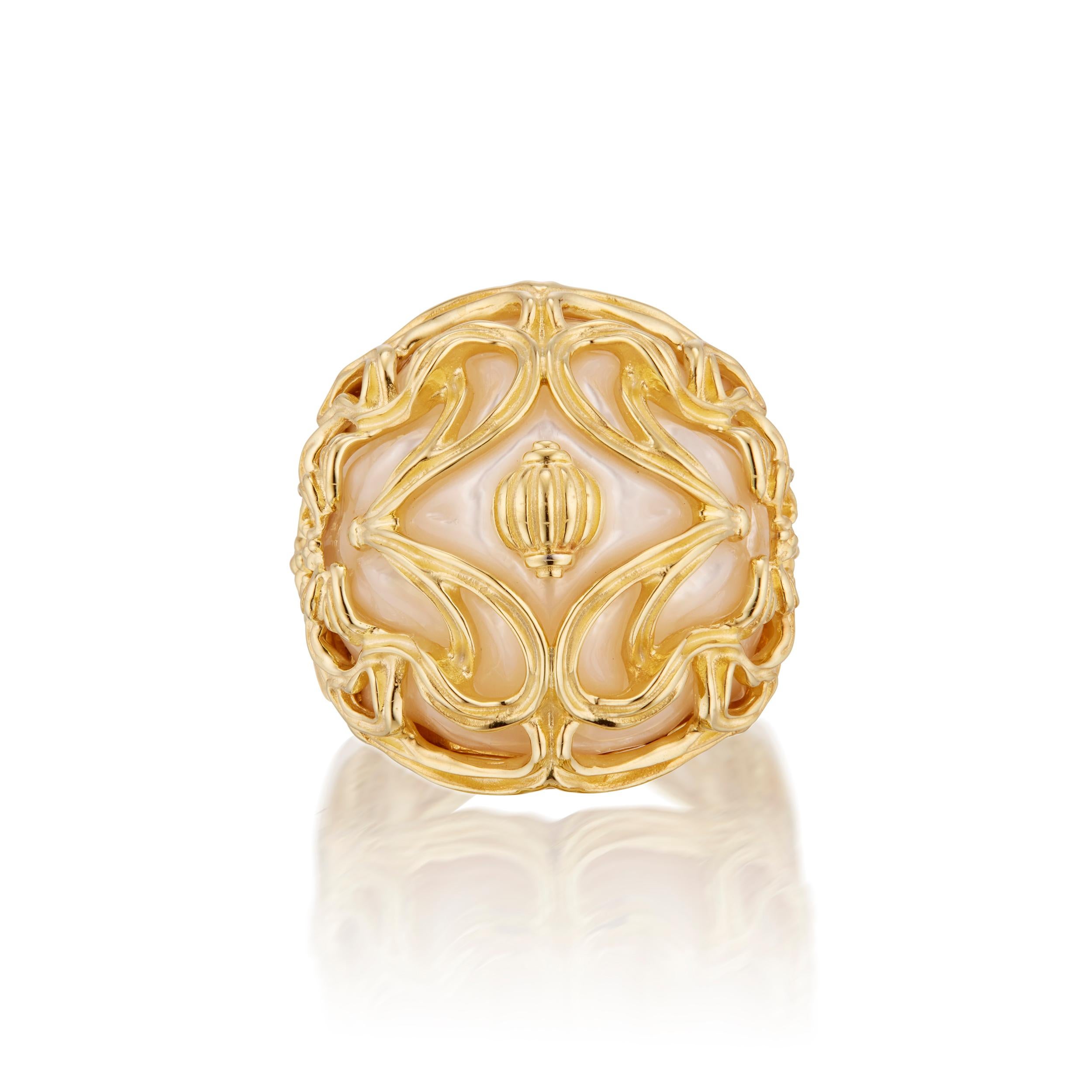 Non taillé Bague cocktail en or jaune 18K avec perles sculptées Micah Antoni en vente