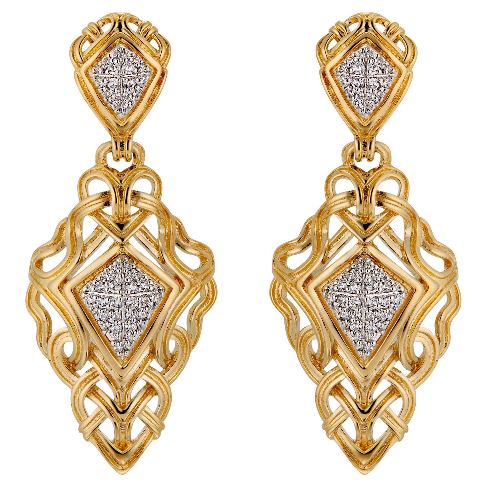 Boucles d'oreilles en or jaune 18K à diamants pavés entrelacés Micah Antoni en vente