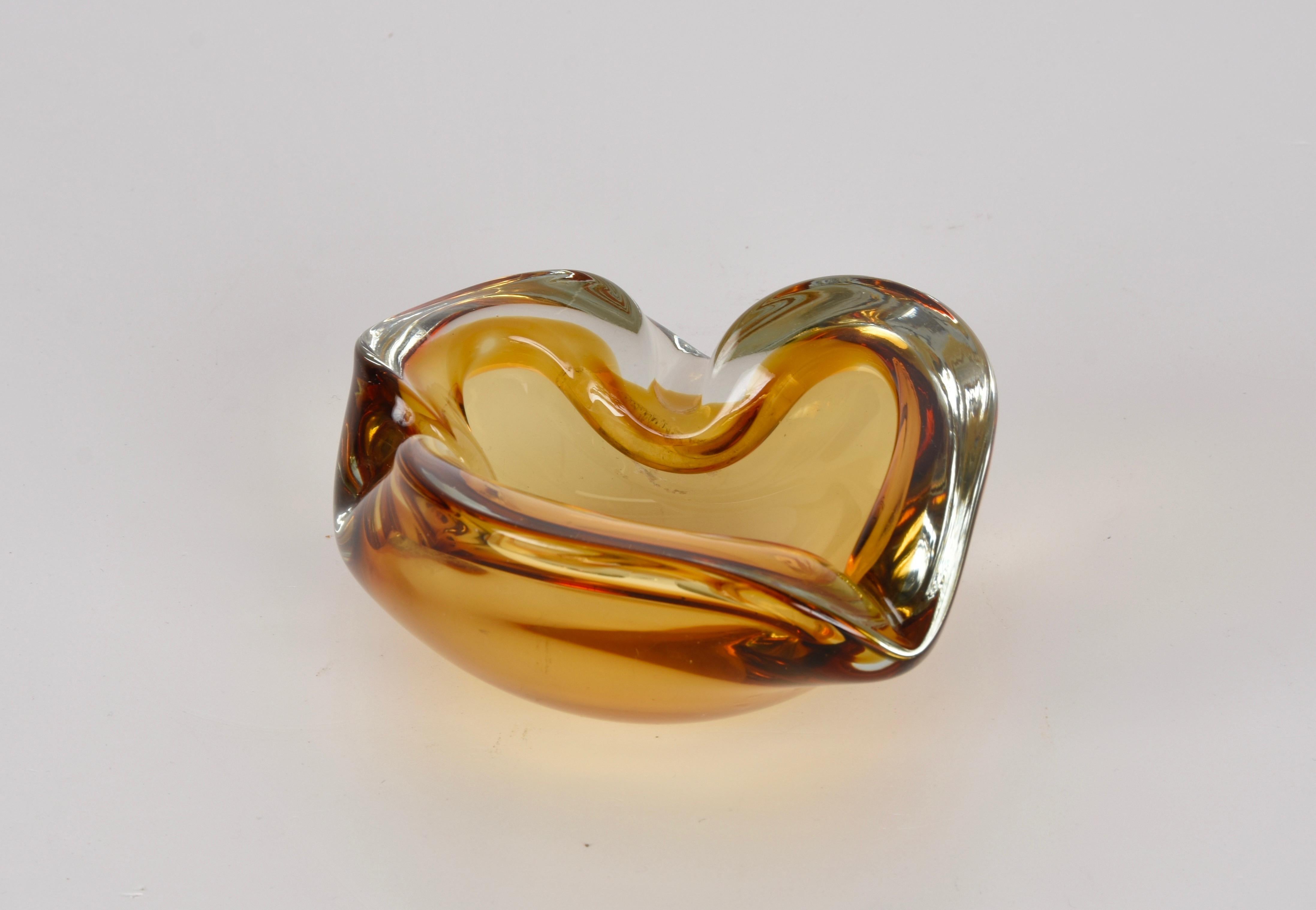 Cendrier ou bol en verre d'art italien de Murano « Sommerso » en ambre mi-siècle, années 1960 en vente 8