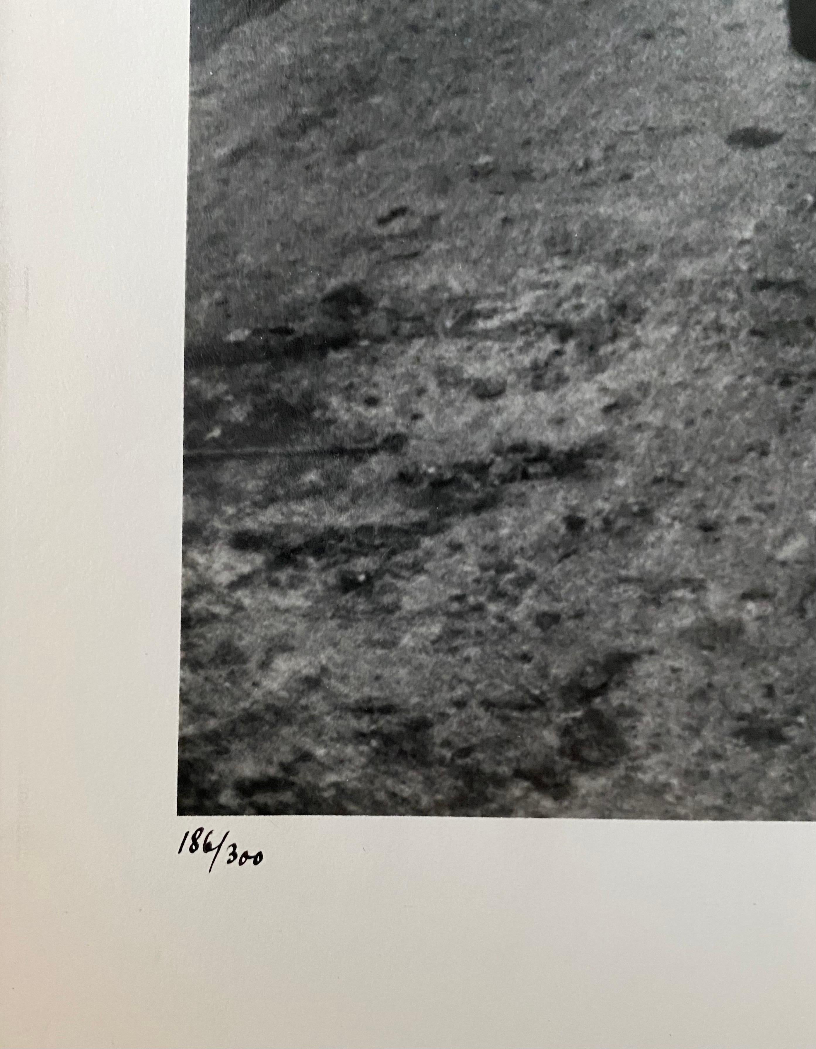 Vintage Silver Gelatin Print Rabbi, Jerusalem Alley Israeli Judaica Micha Bar-Am en vente 3