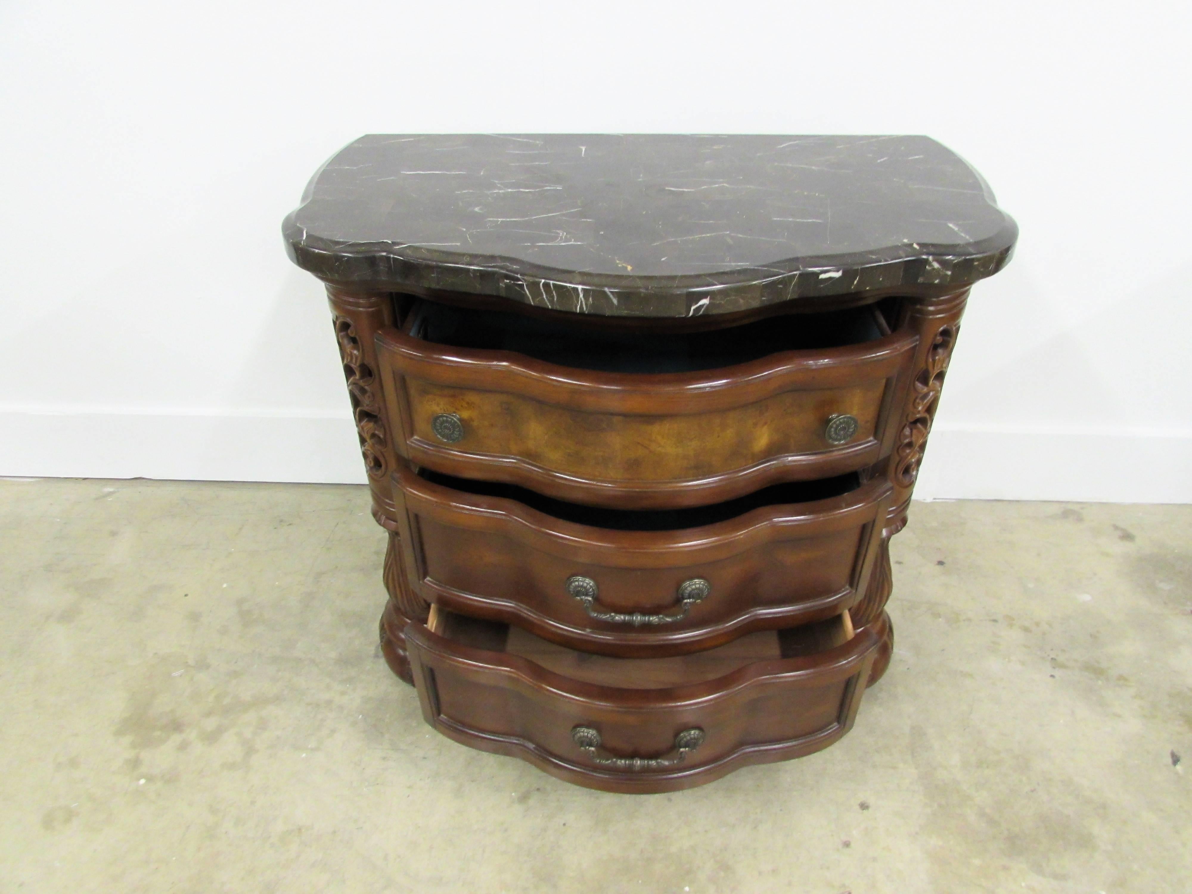 Pair of Michael Amini Bedside Chests with Tessellated Marble In Excellent Condition For Sale In Raleigh, NC