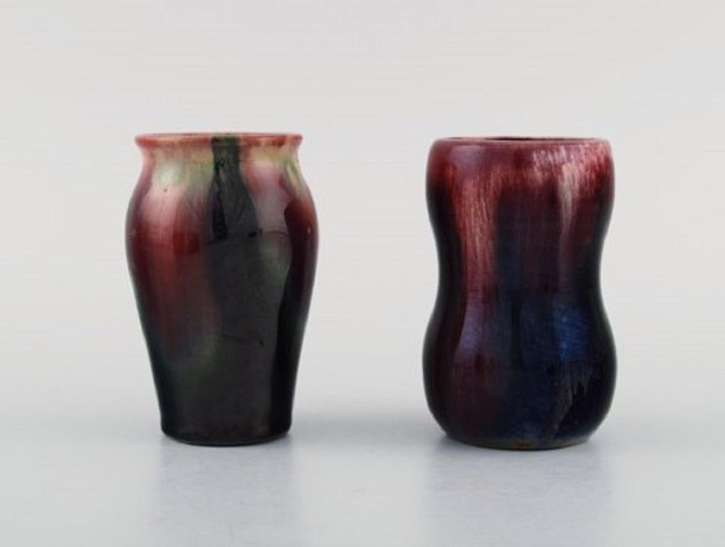 Scandinavo moderno Michael Andersen, Bornholm, Cinque vasi e un barattolo con coperchio in ceramica smaltata in vendita