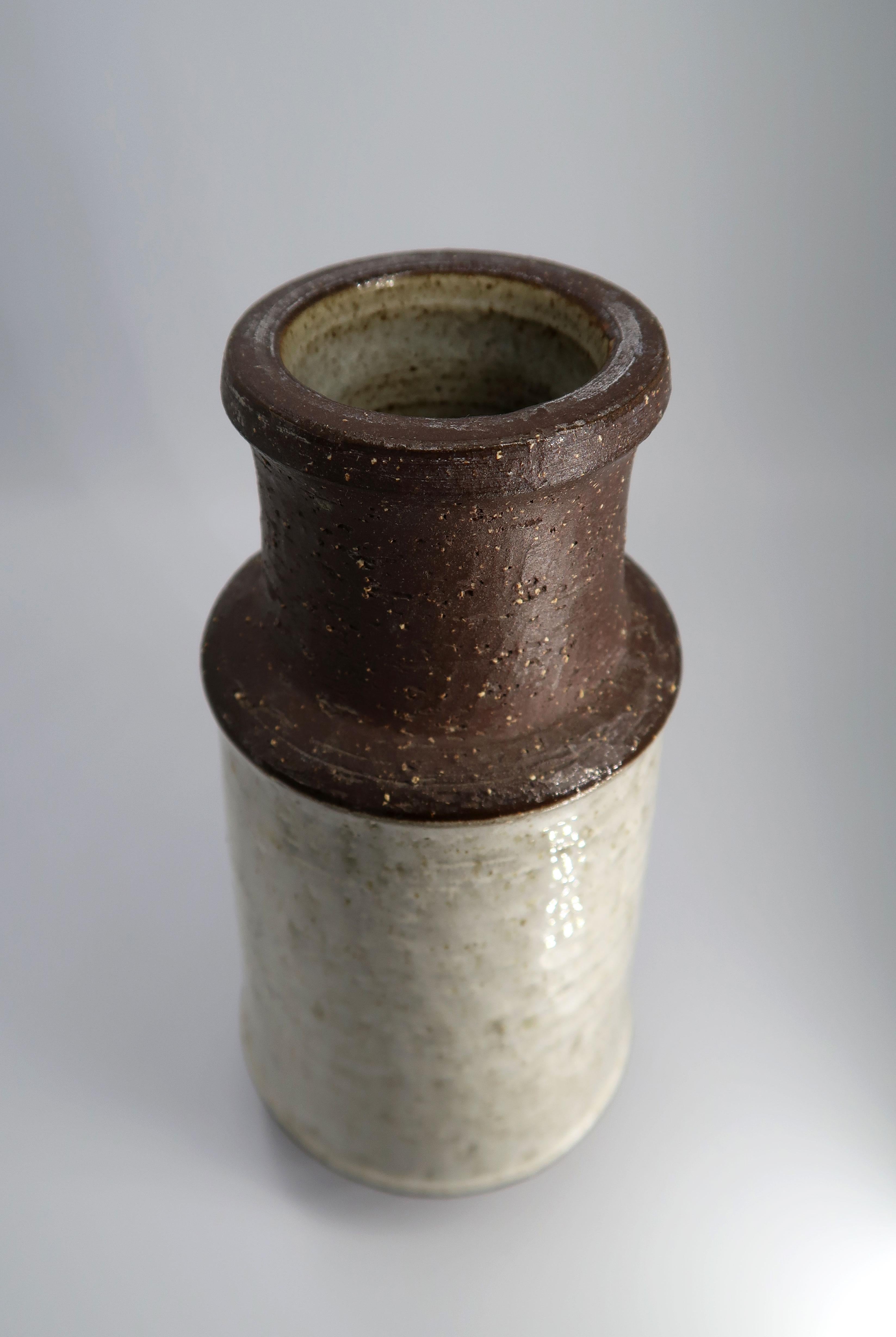 Jarrón danés de cerámica marrón grisácea Michael Andersen, años 60 Escandinavo moderno en venta