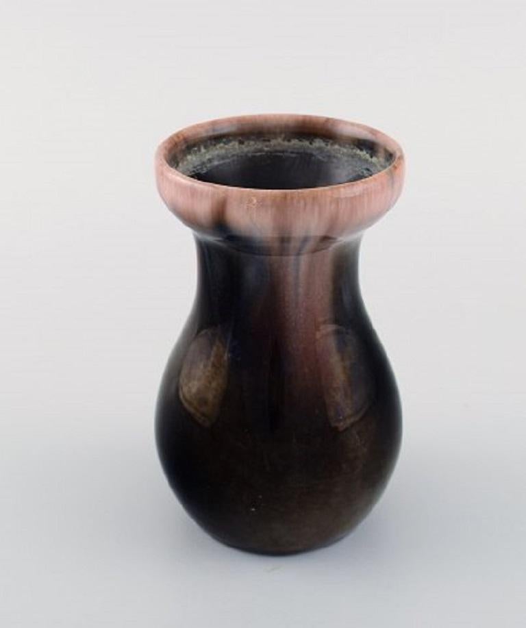 Milieu du XXe siècle Michael Andersen, Danemark, Trois vases en céramique émaillée, années 1950 en vente
