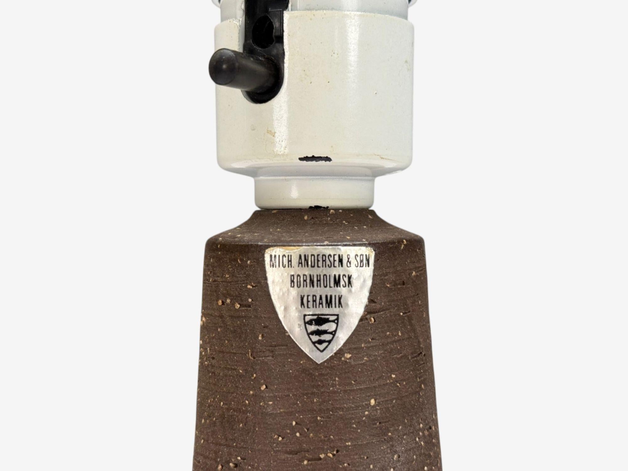 Michael Andersen & Søn, Brown Stoneware, Table Lamp, Denmark, 1960s In Good Condition For Sale In Manhasset, NY